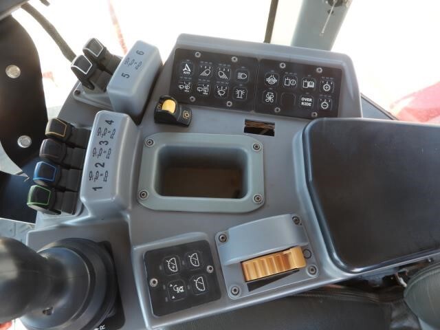 2016 Versatile 550DT Tractor