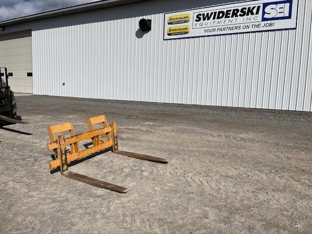 2006 Case Pallet Forks Miscellaneous