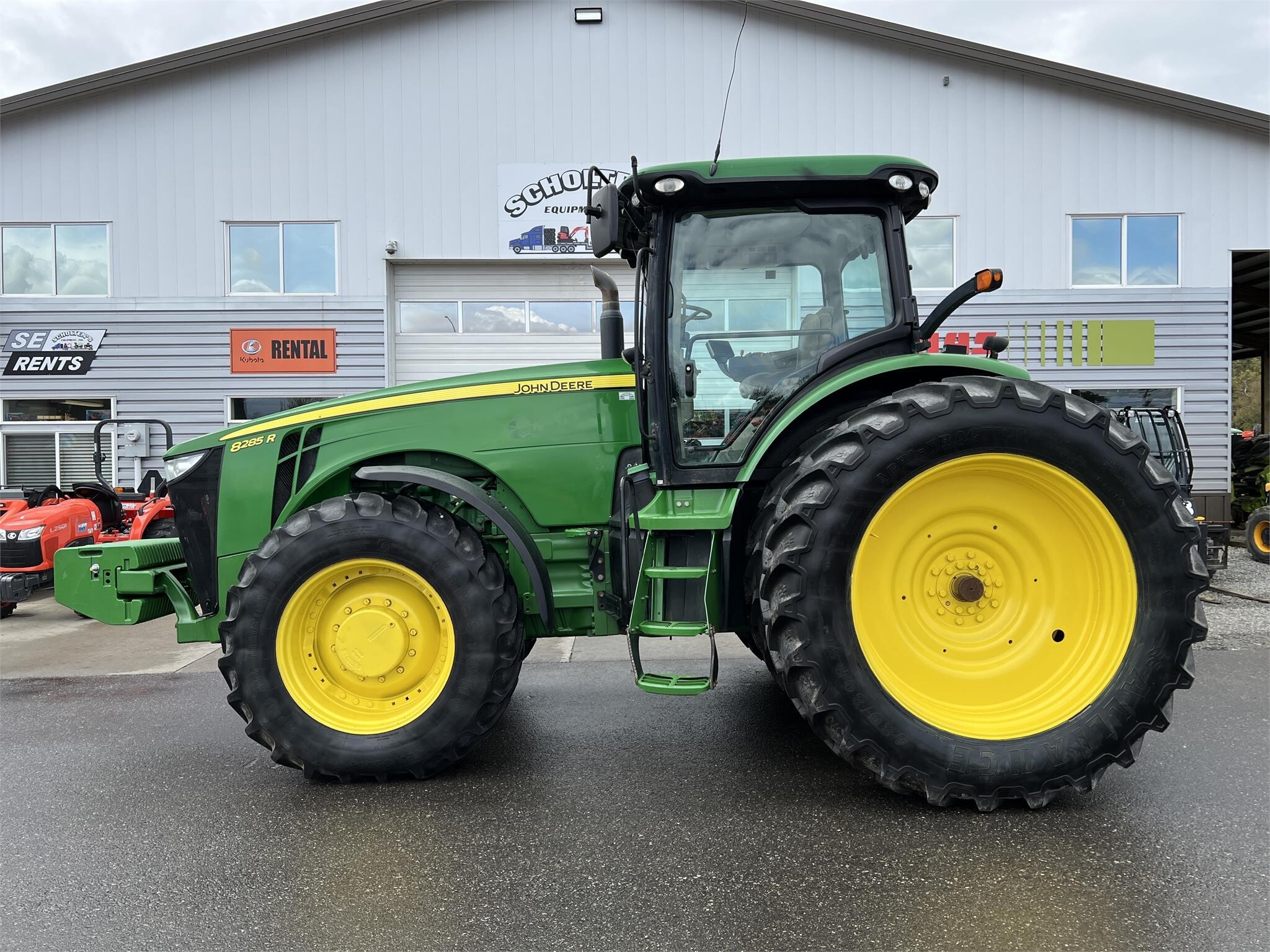 2013 John Deere 8285R Tractor