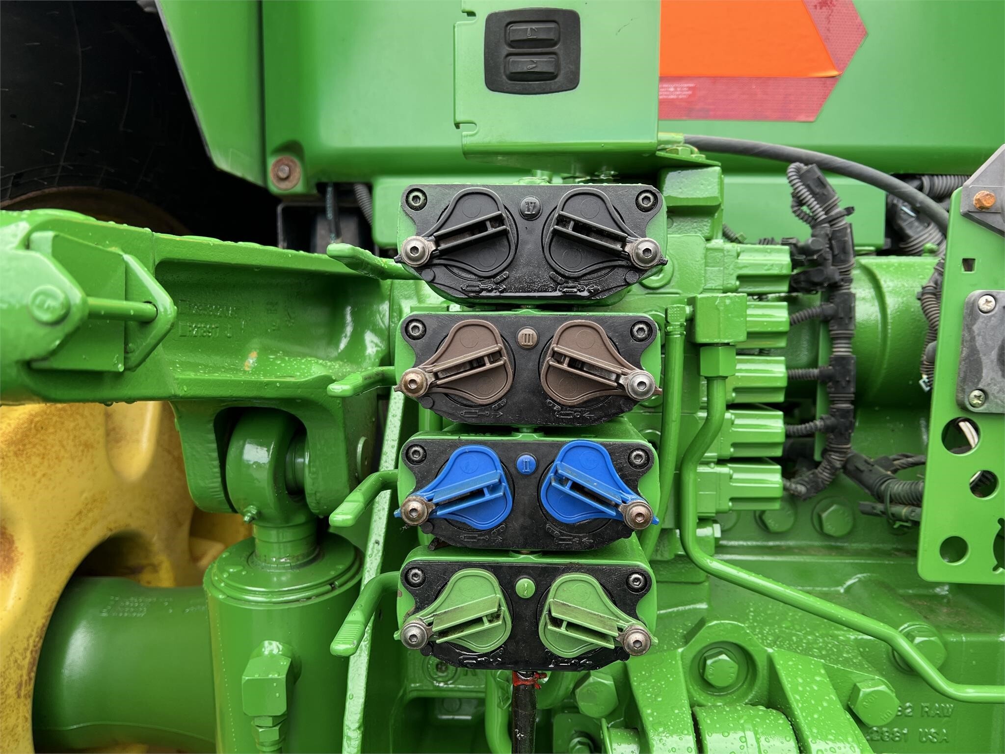 2013 John Deere 8285R Tractor
