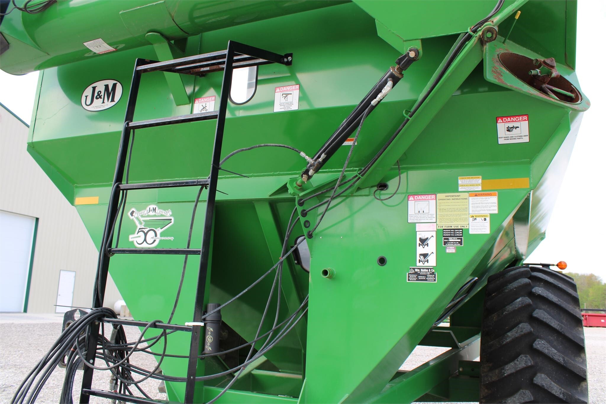  J&M 875-18 Grain Cart