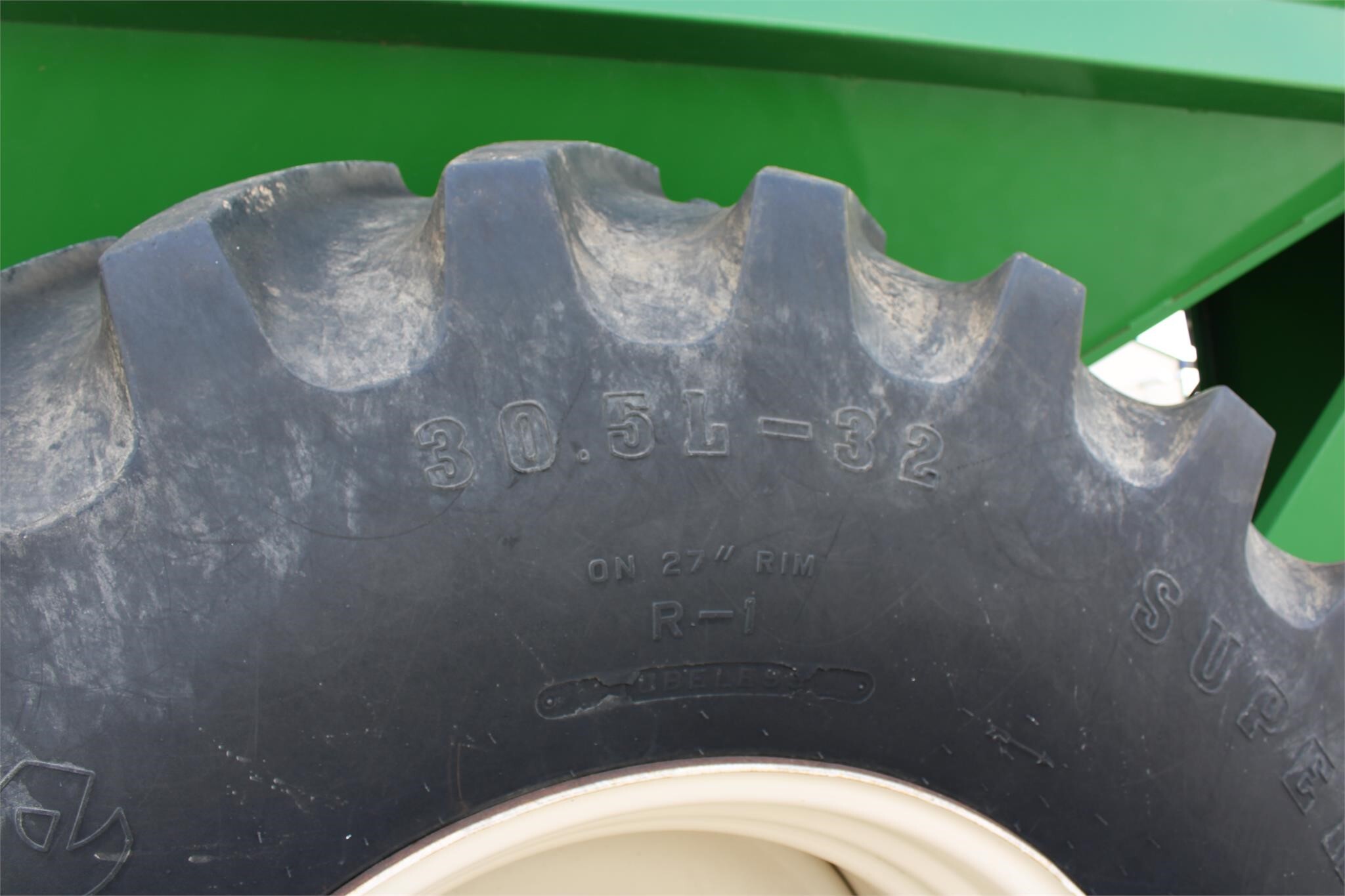  J&M 875-18 Grain Cart