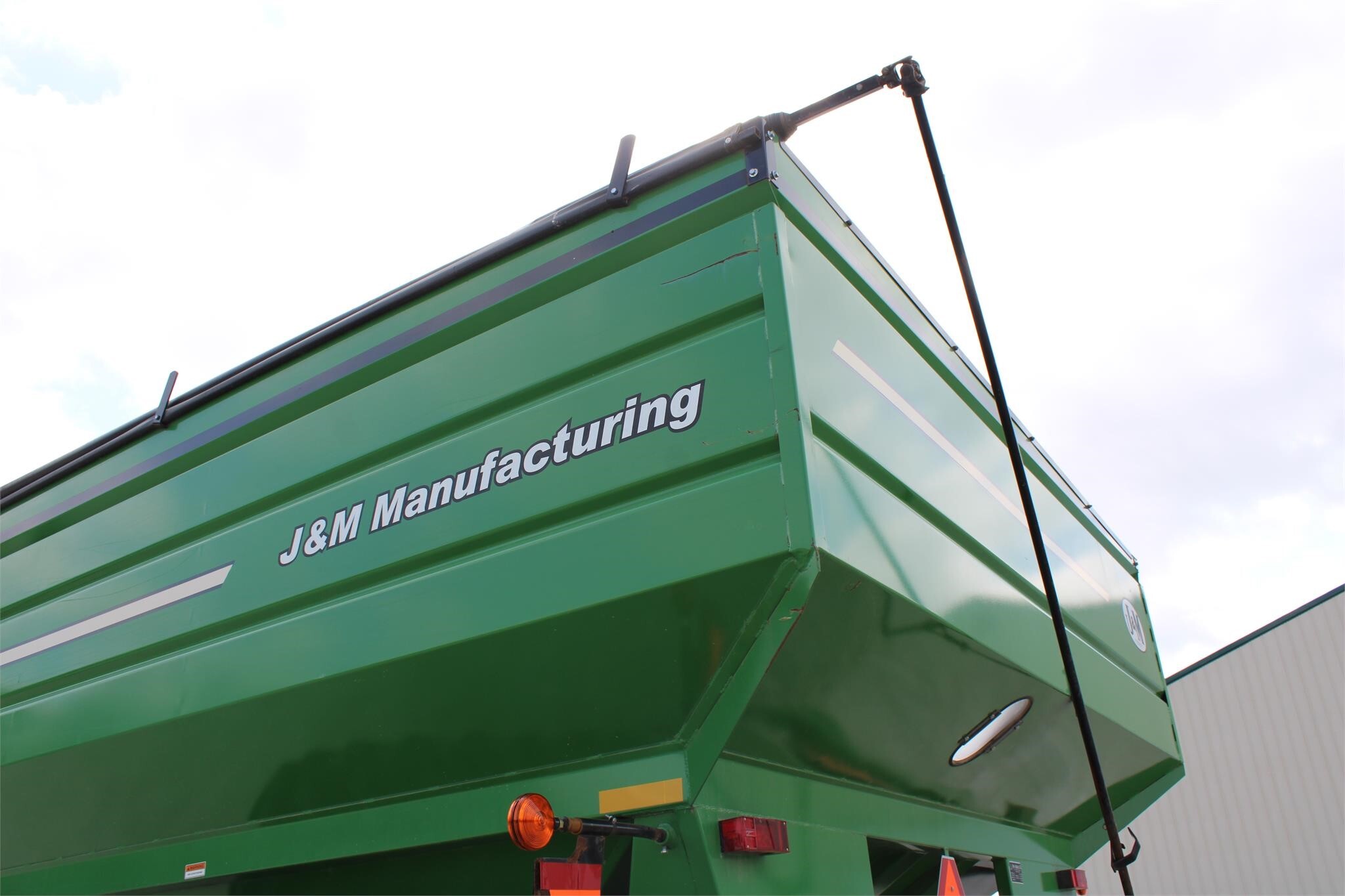  J&M 875-18 Grain Cart