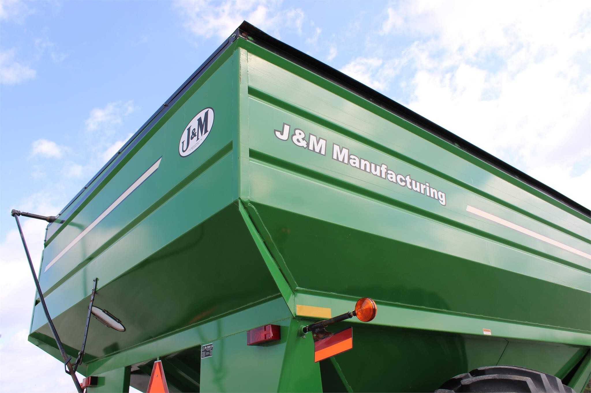  J&M 875-18 Grain Cart
