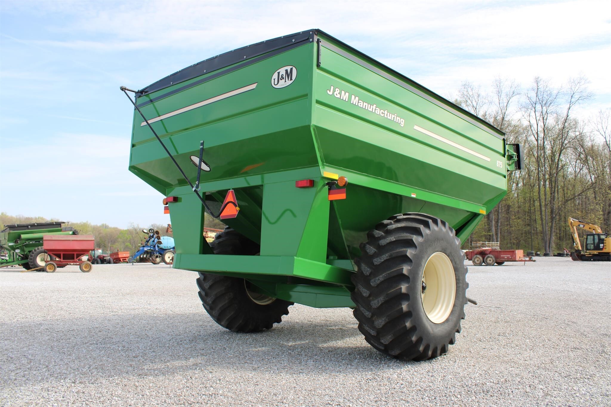2011 J&M 875-18 Grain Cart