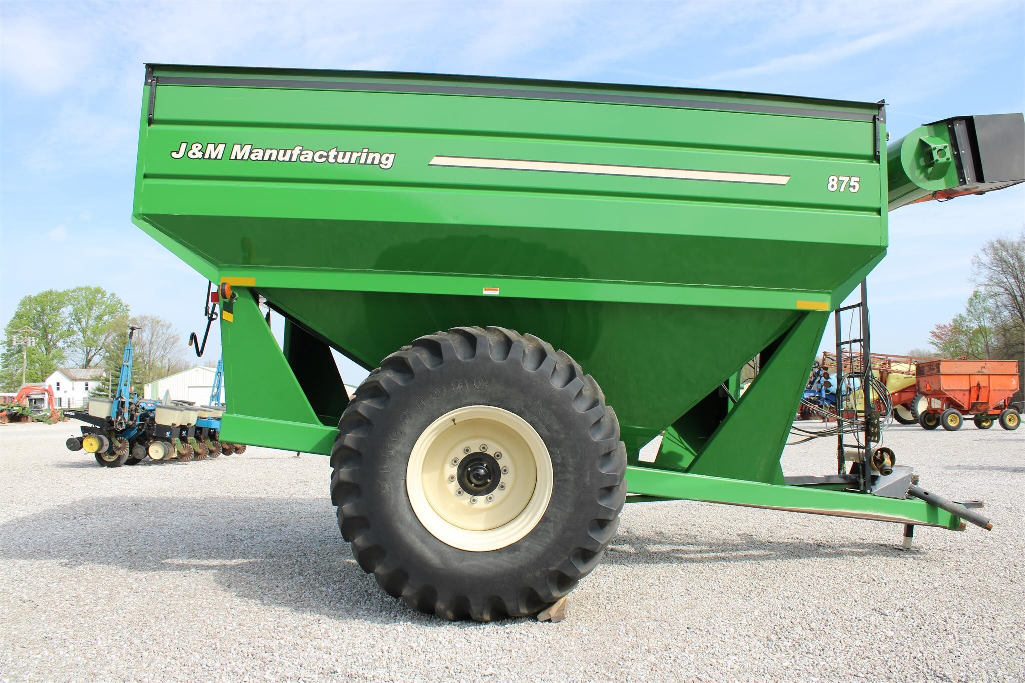 2011 J&M 875-18 Grain Cart