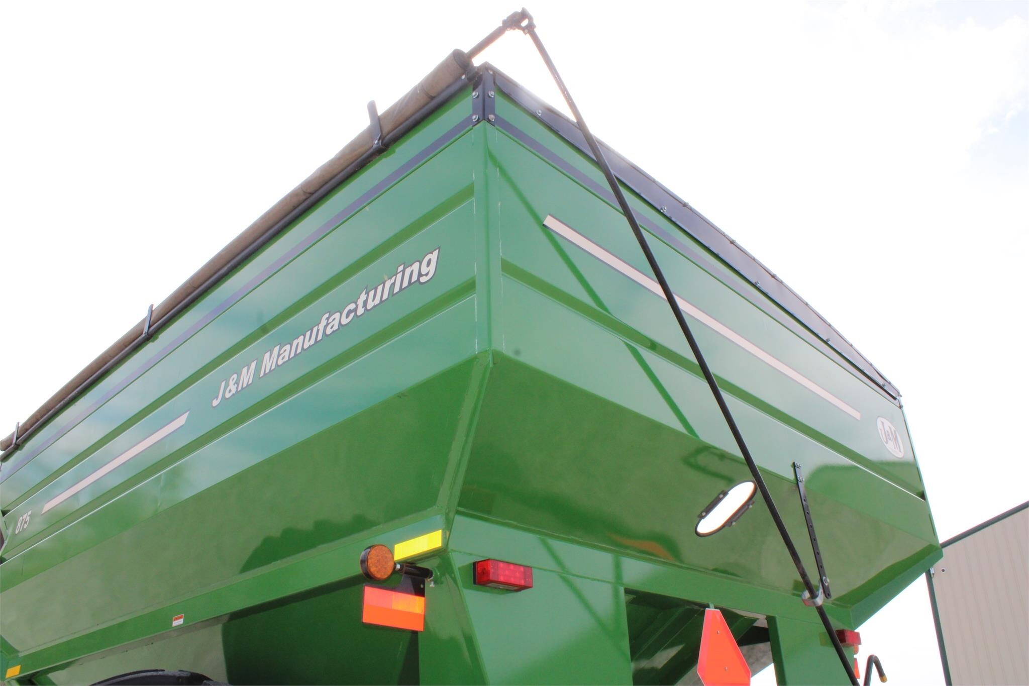 2011 J&M 875-18 Grain Cart