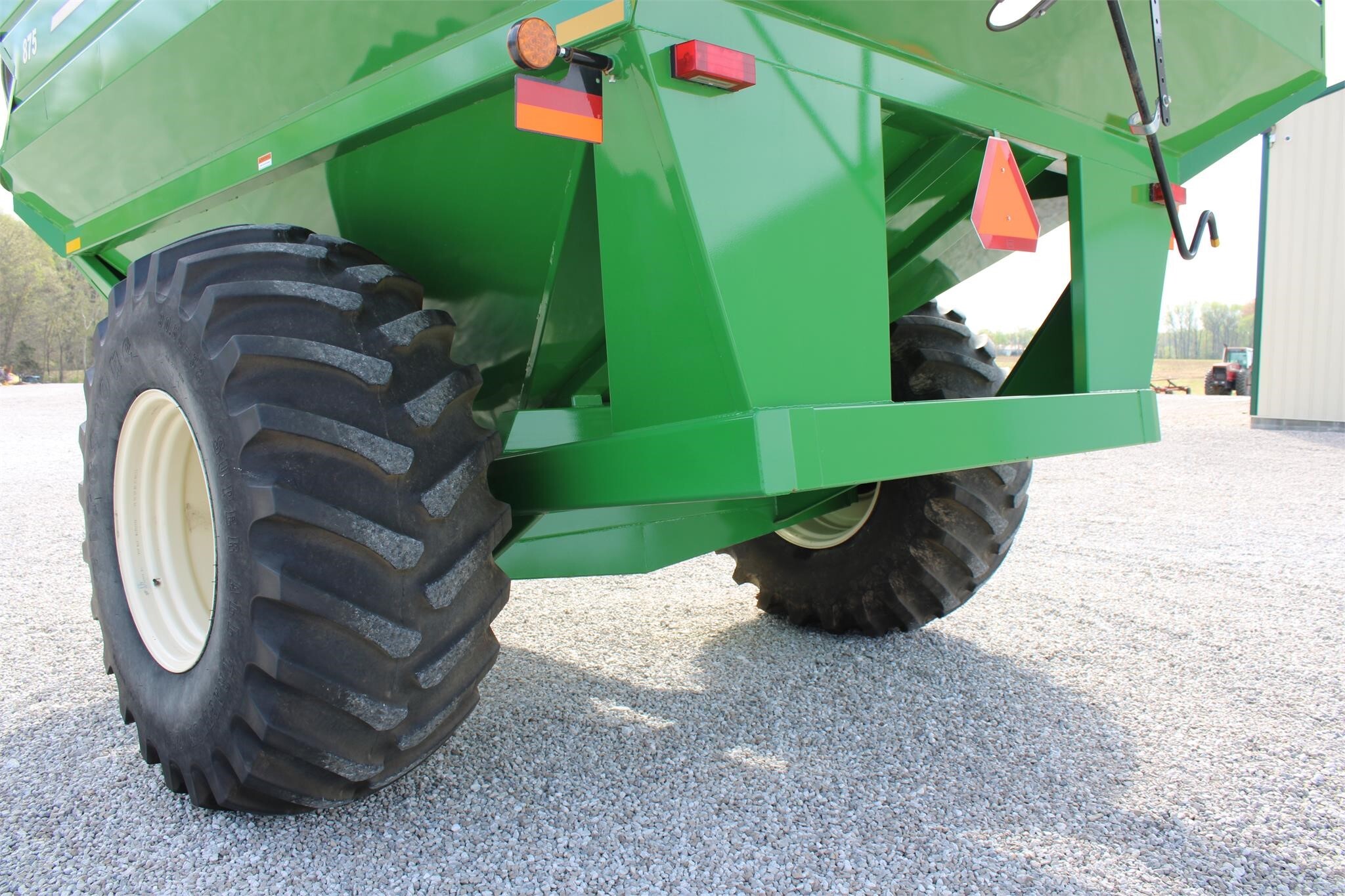 2011 J&M 875-18 Grain Cart