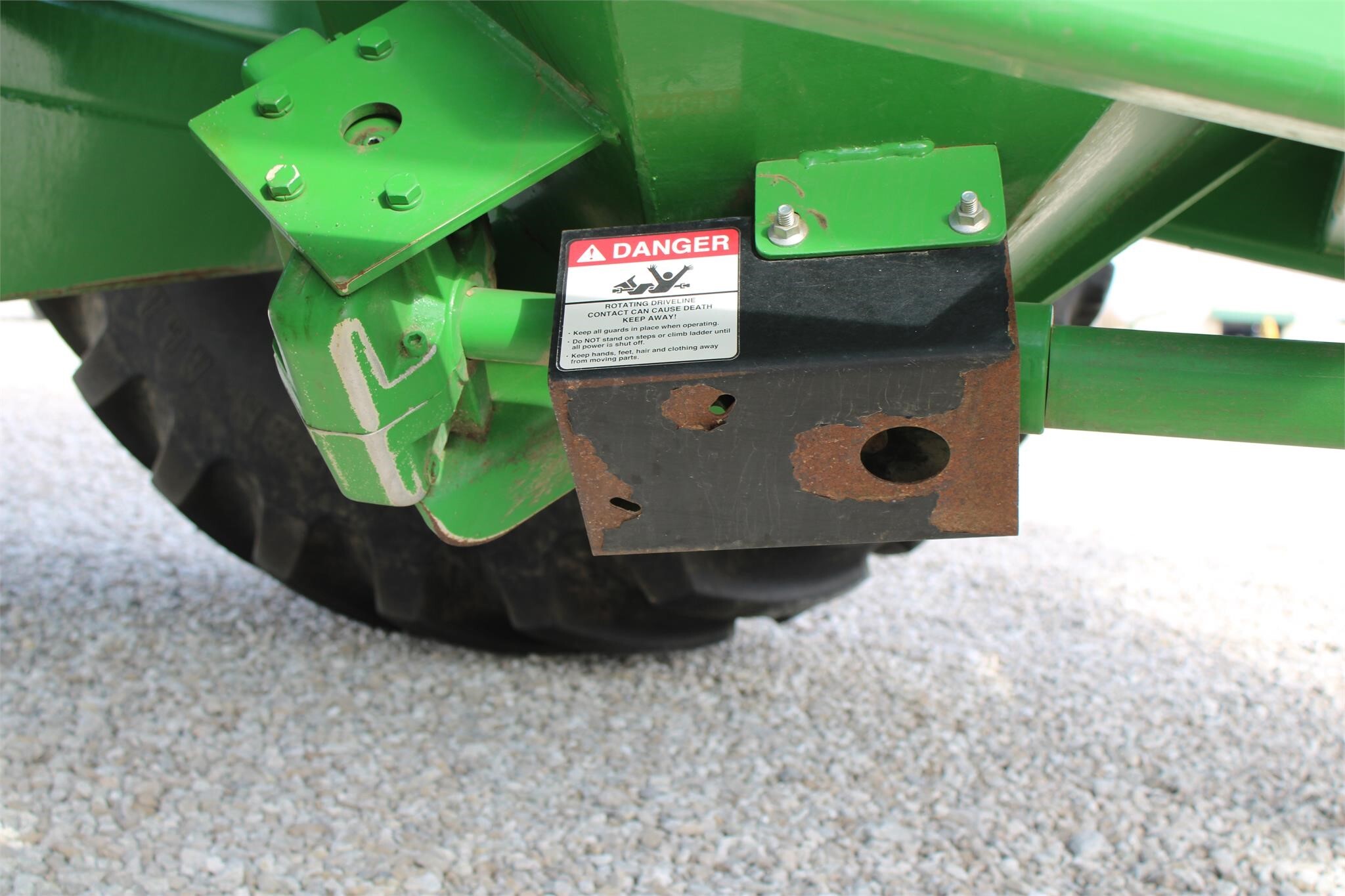 2011 J&M 875-18 Grain Cart