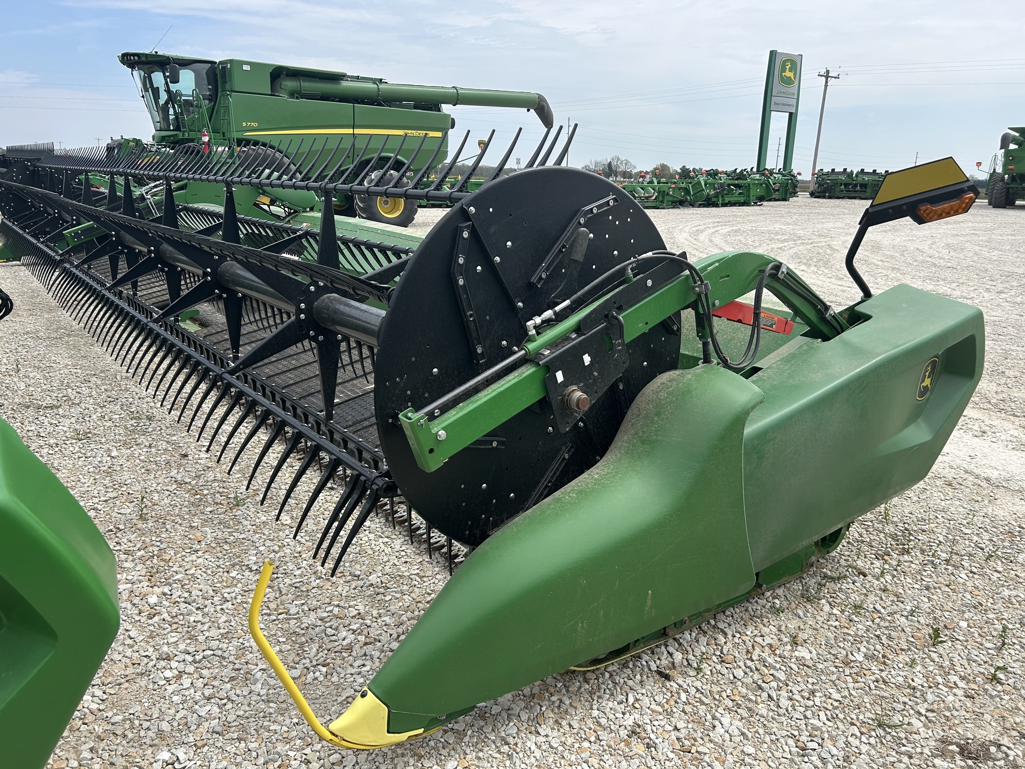 2023 John Deere RD40F Platform