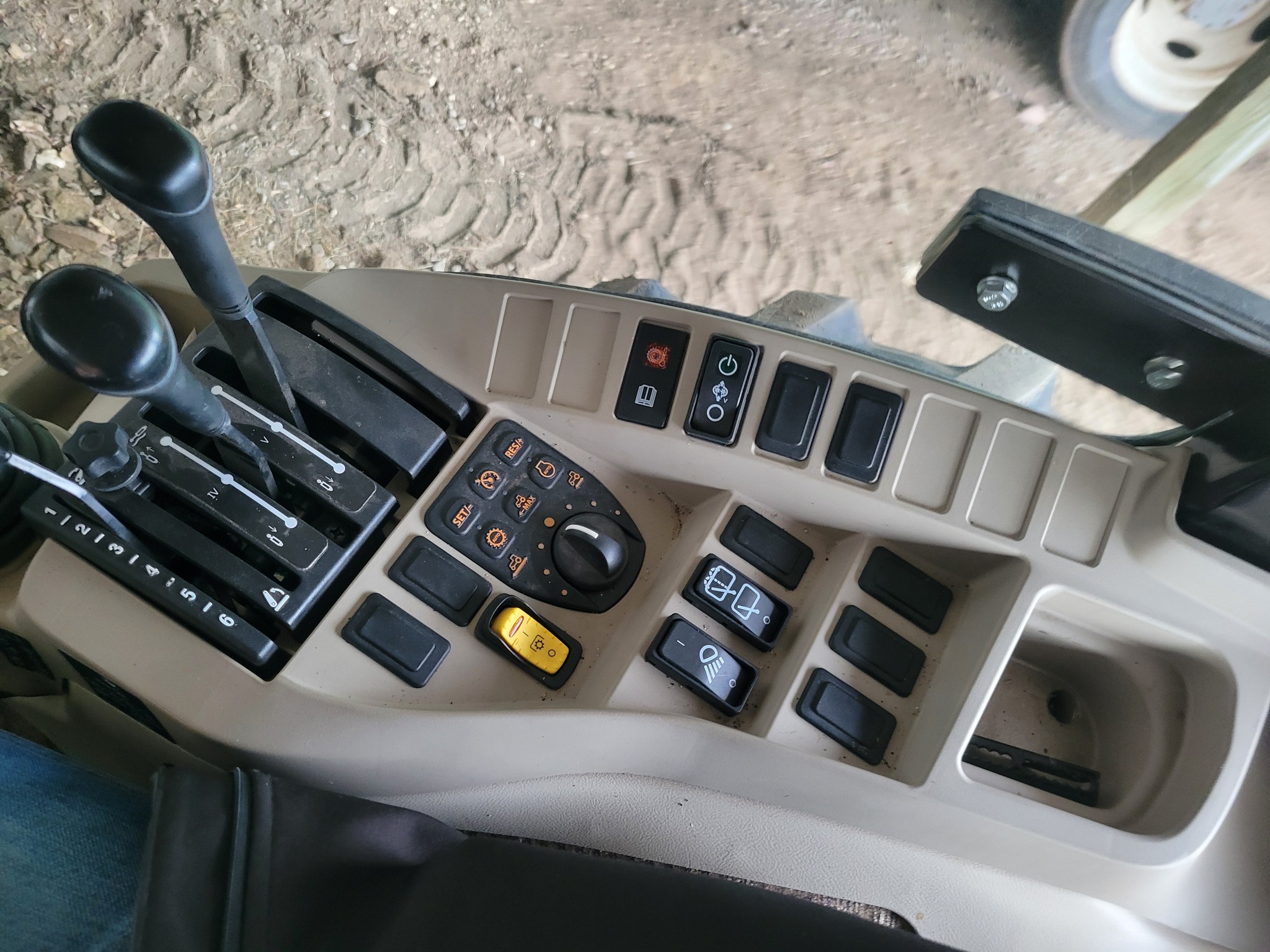 2023 John Deere 4066R Tractor