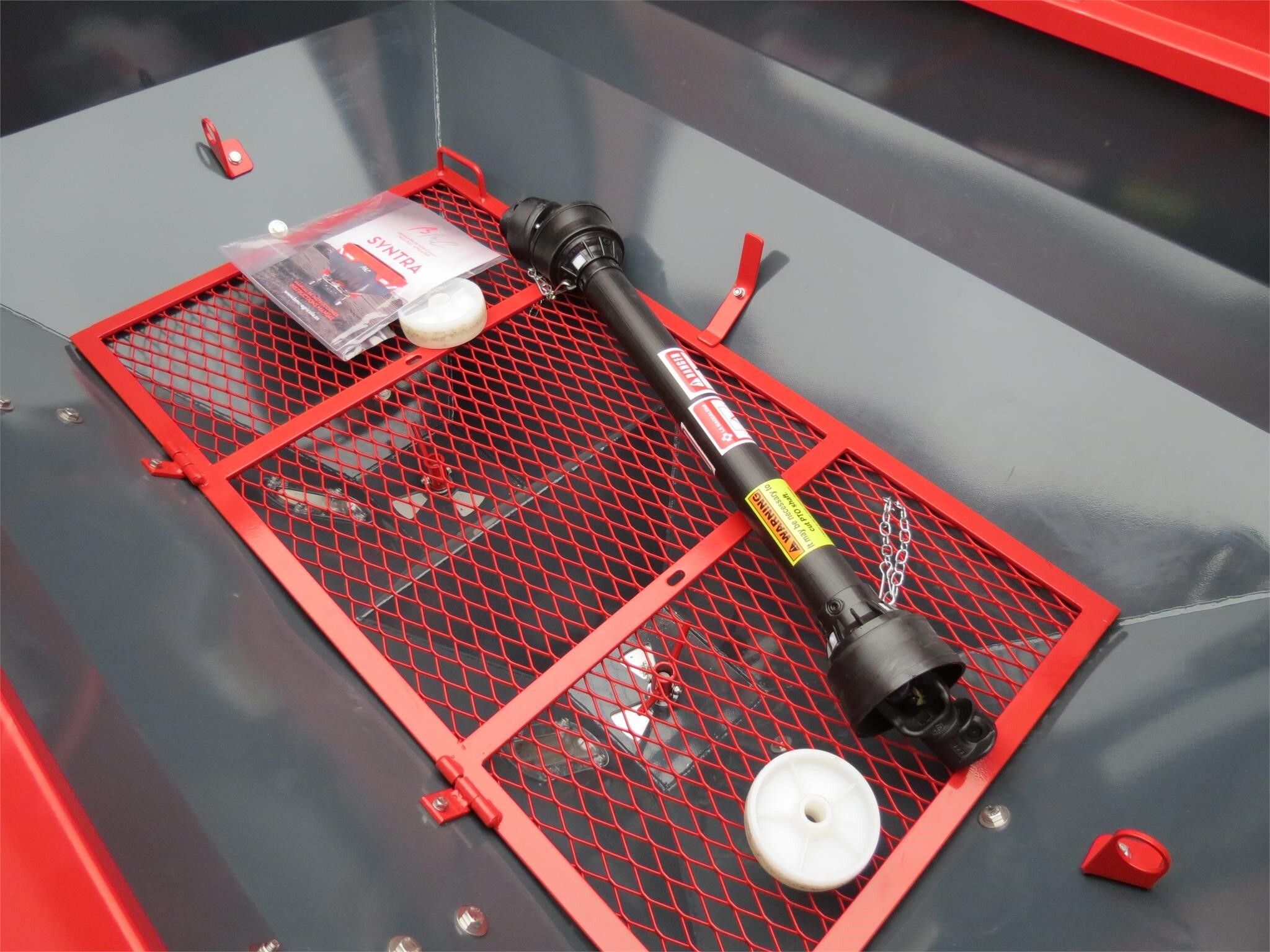 2025 BMC SYNTRA 1500 Pull-Type Fertilizer Spreader