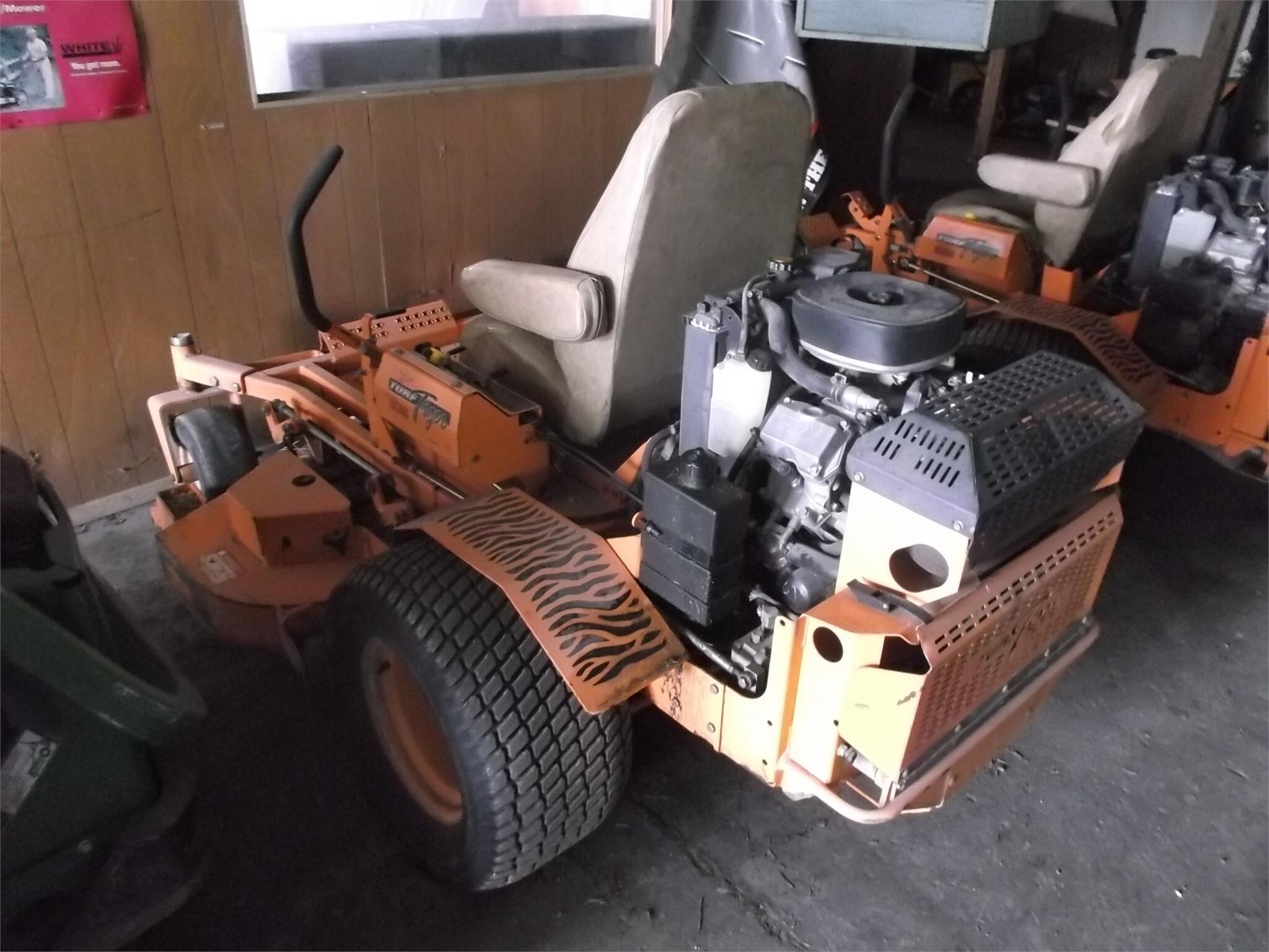  Scag STT61V-35BVAC-SS Lawn Mower