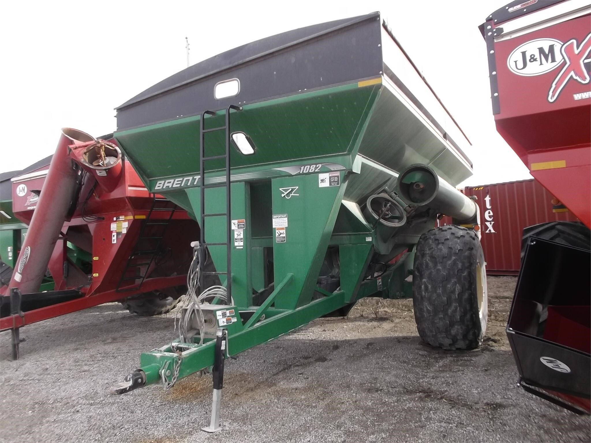 2014 Brent 1082 Grain Cart