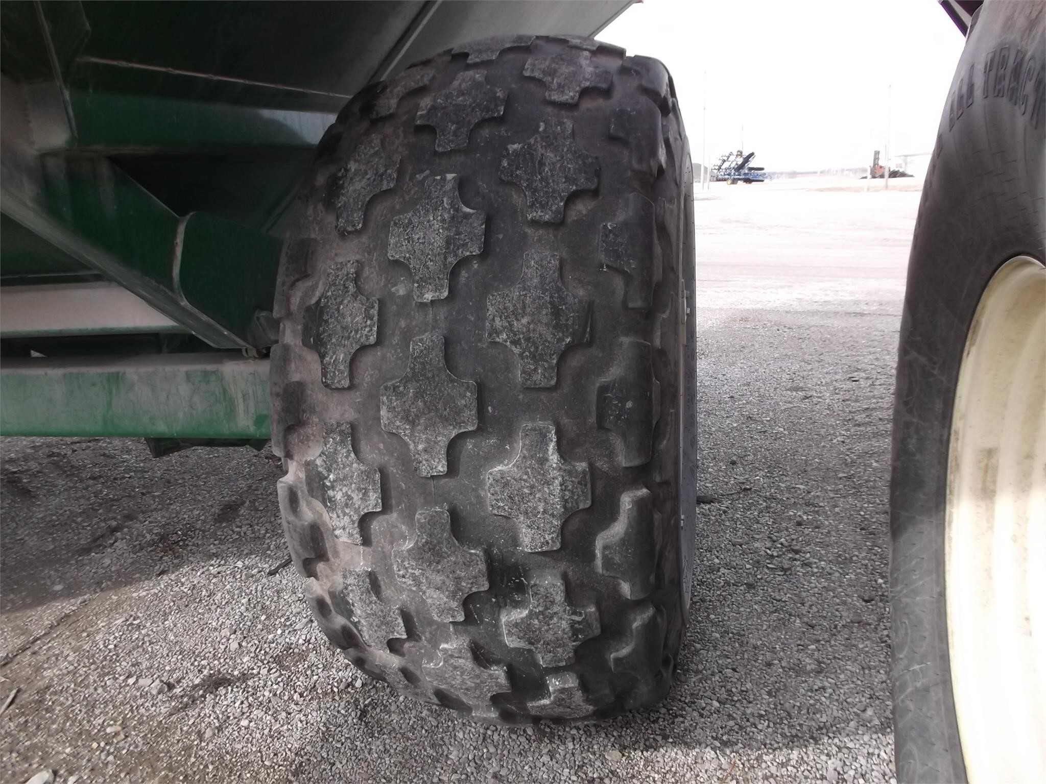 2014 Brent 1082 Grain Cart