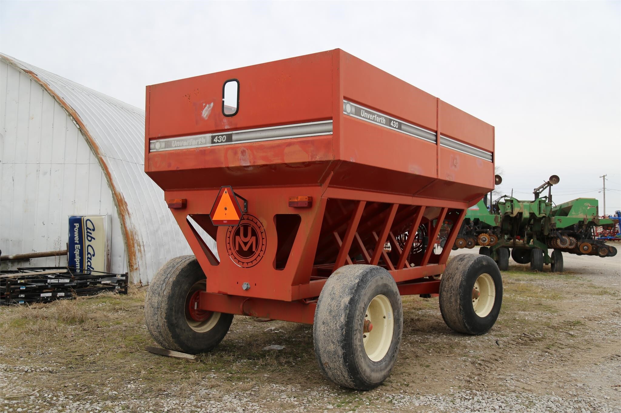 2000 Unverferth 430 Gravity Wagon