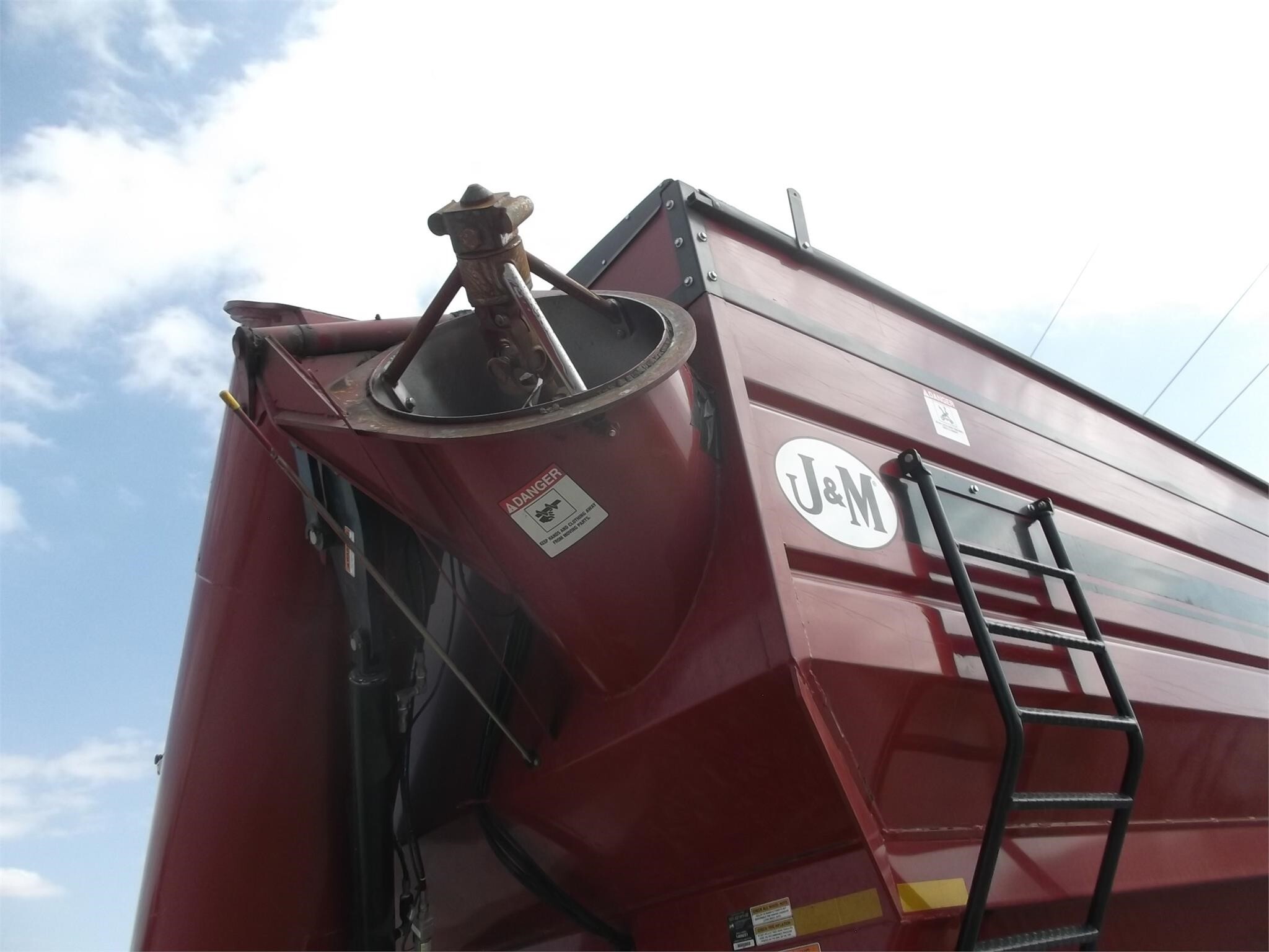 2014 J&M 1311-22T Grain Cart