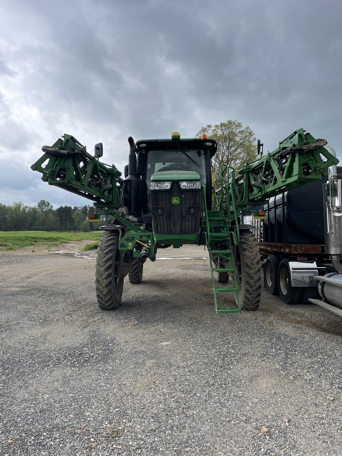 2019 John Deere R4044 Self-Propelled Sprayer