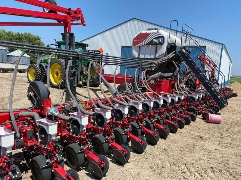 2018 White 9936 Planter