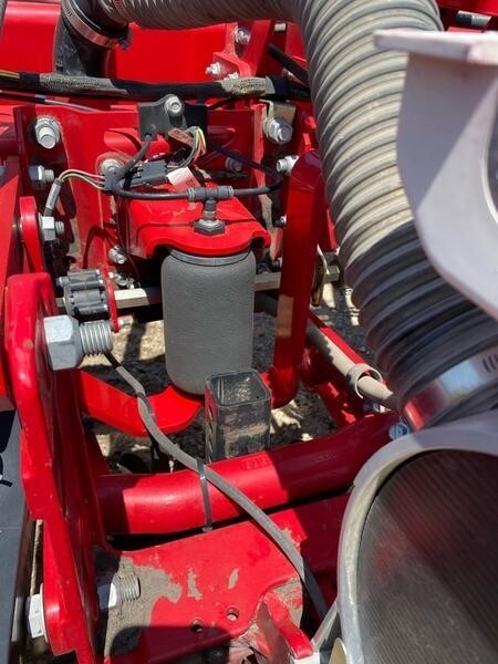 2018 White 9936 Planter