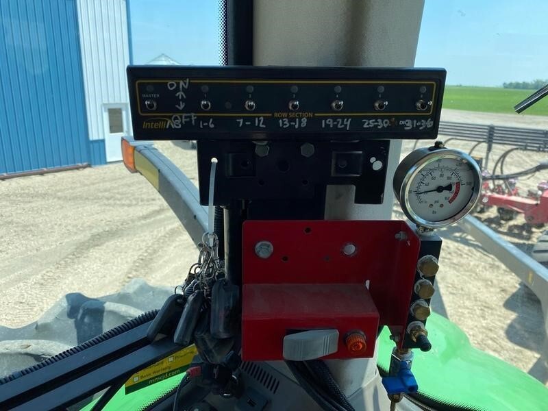 2018 White 9936 Planter