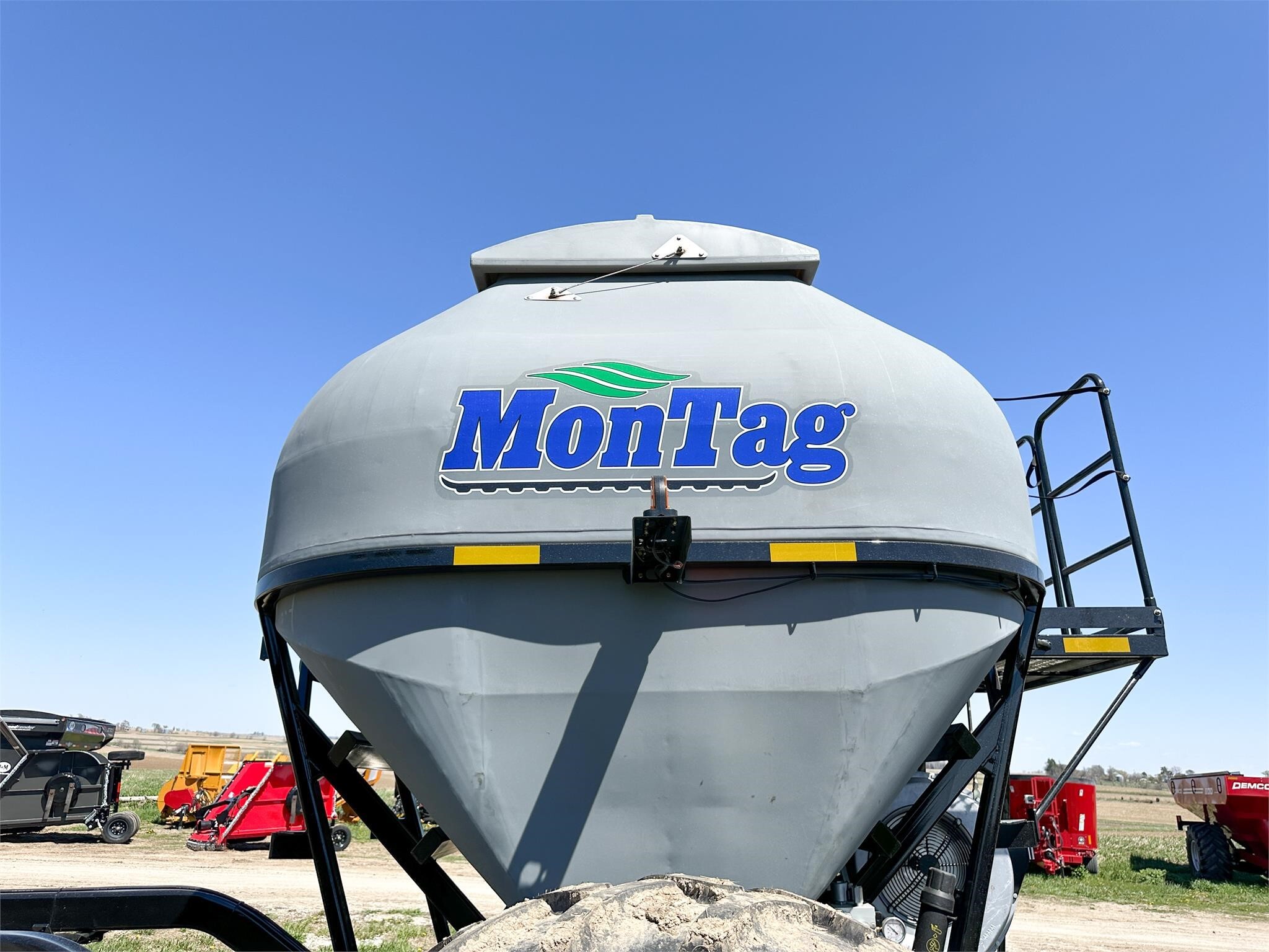2026 MonTag HIGH OUTPUT 9 Pull-Type Fertilizer Spreader
