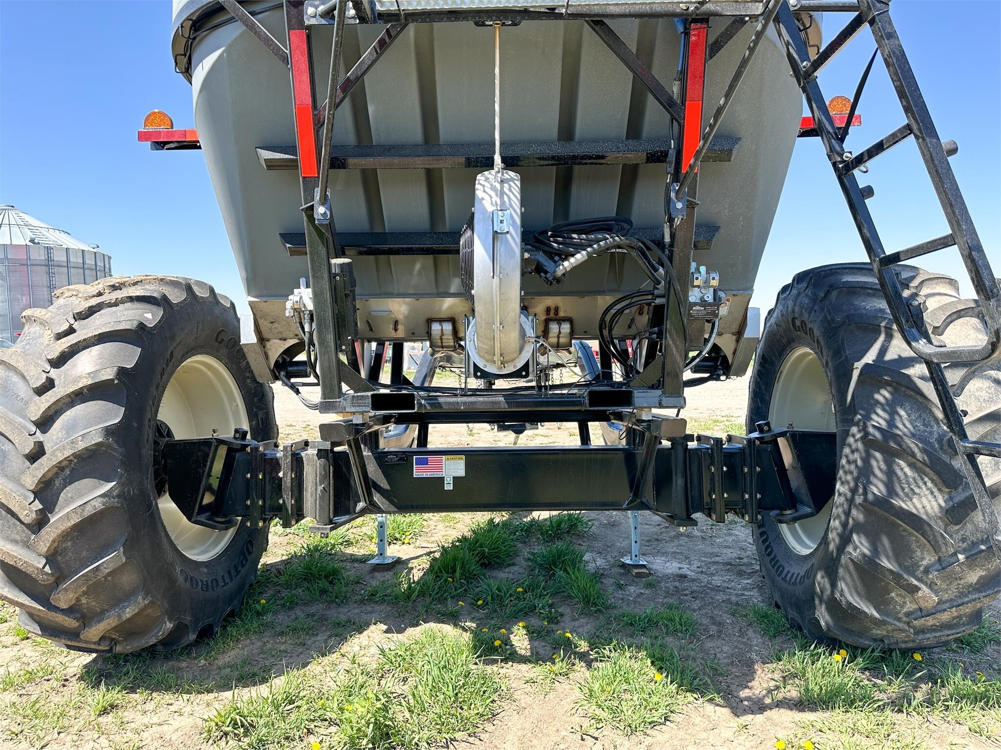 2026 MonTag HIGH OUTPUT 9 Pull-Type Fertilizer Spreader