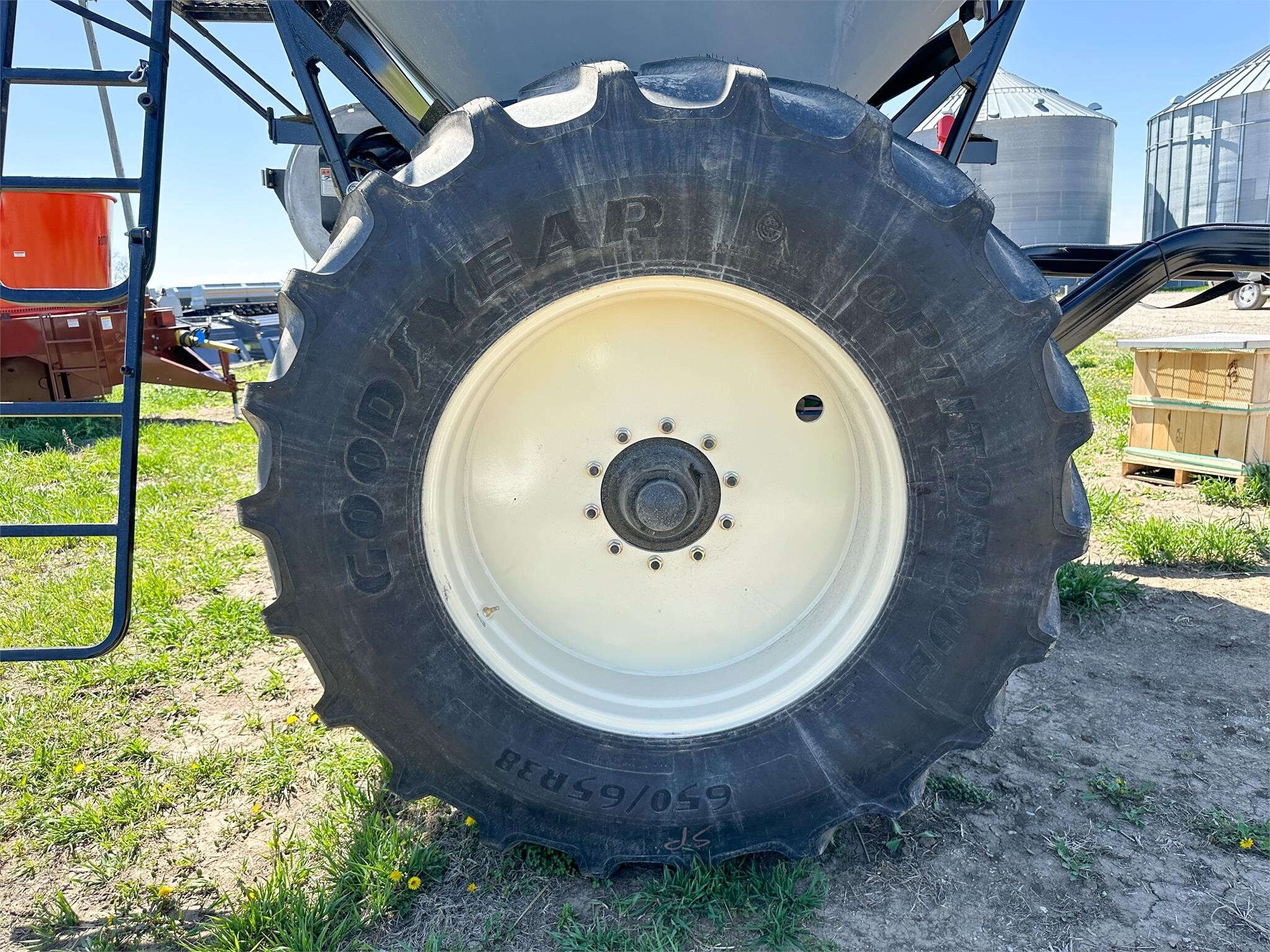 2026 MonTag HIGH OUTPUT 9 Pull-Type Fertilizer Spreader