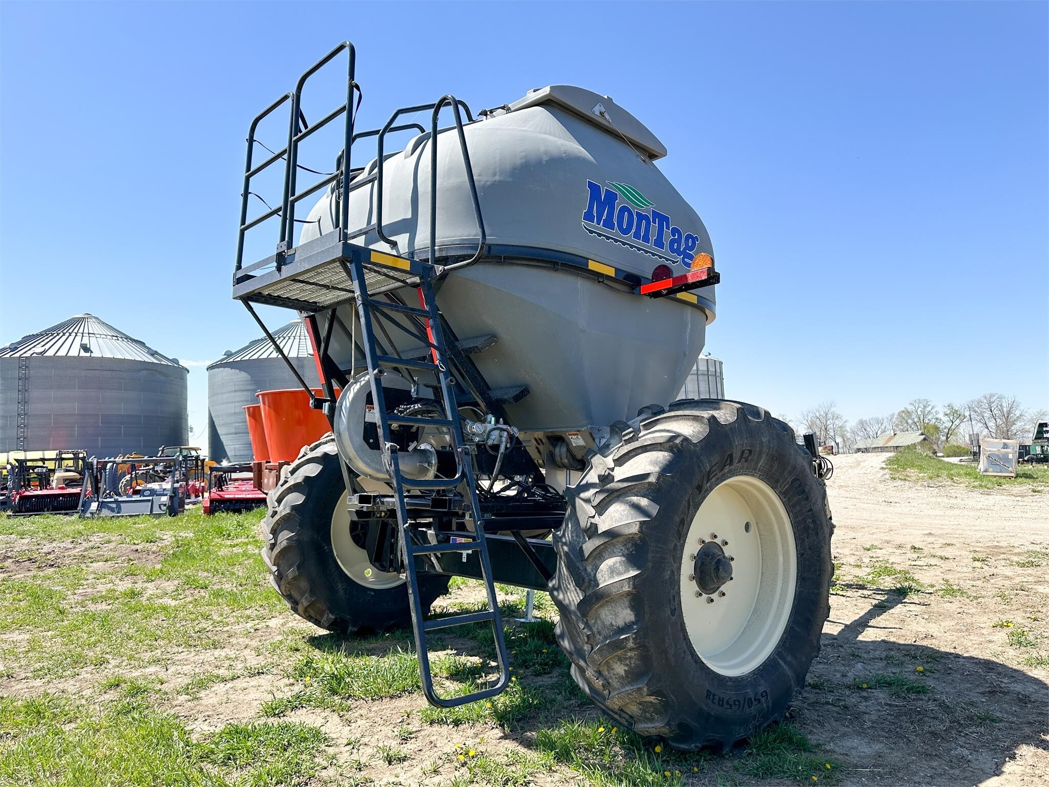 2026 MonTag HIGH OUTPUT 9 Pull-Type Fertilizer Spreader