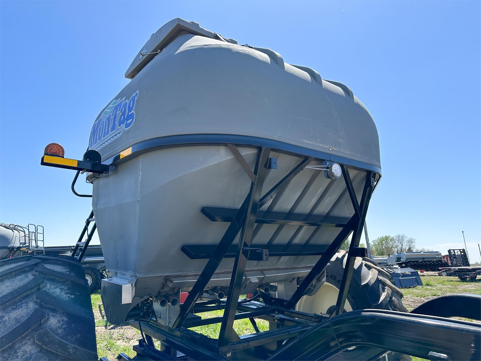 2026 MonTag HIGH OUTPUT 9 Pull-Type Fertilizer Spreader