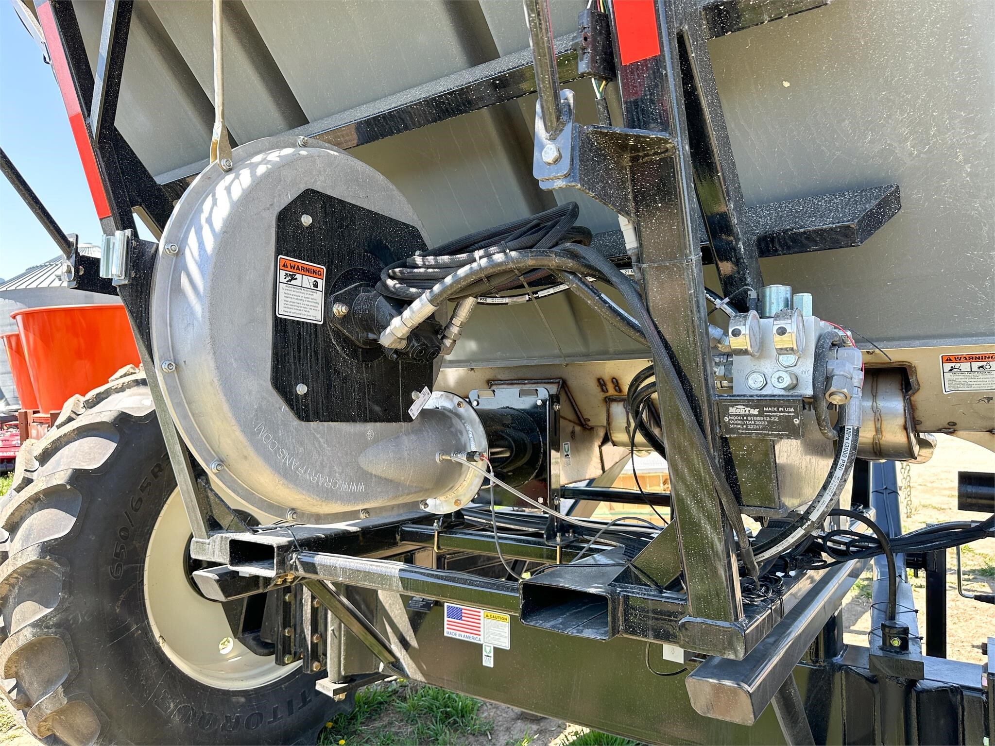 2026 MonTag HIGH OUTPUT 9 Pull-Type Fertilizer Spreader