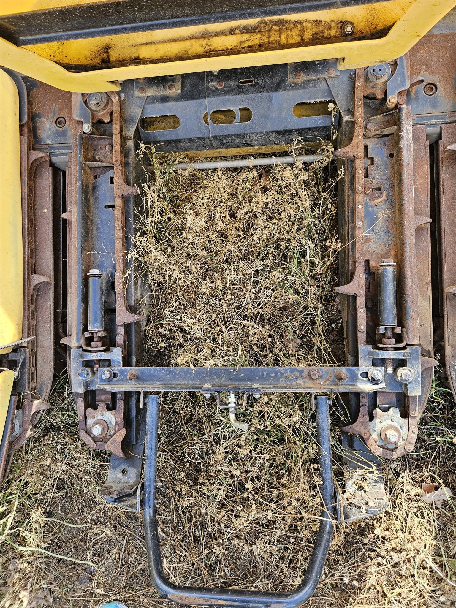 2013 New Holland 98D Corn Head