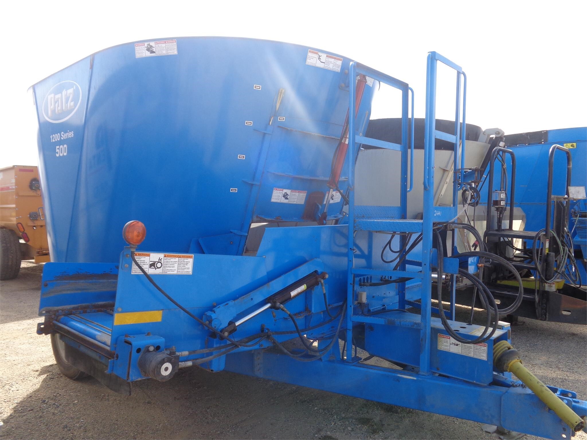  Patz 1200 SERIES 500 Feed Wagon