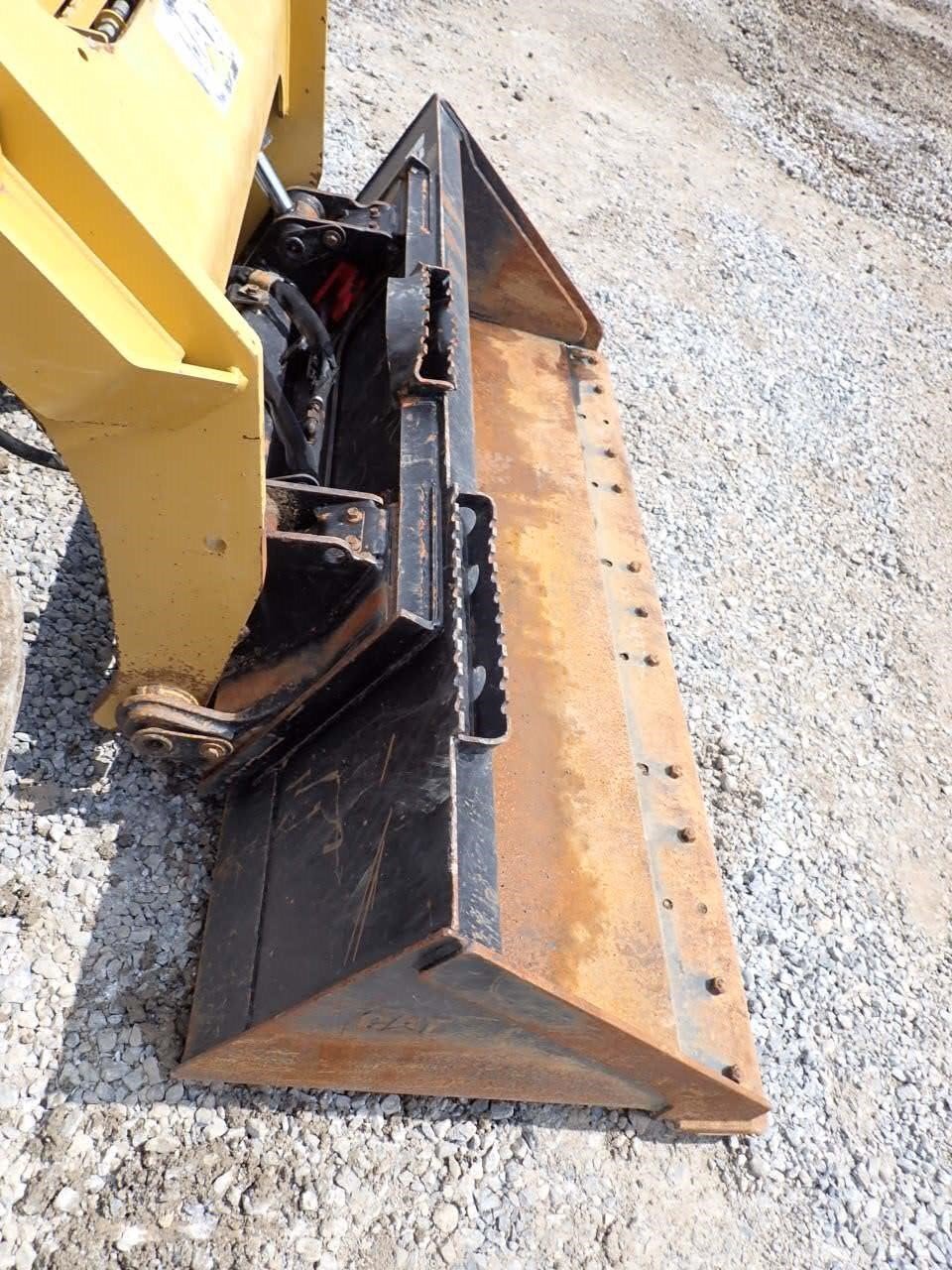 2019 Caterpillar 272D2 Skid Steer