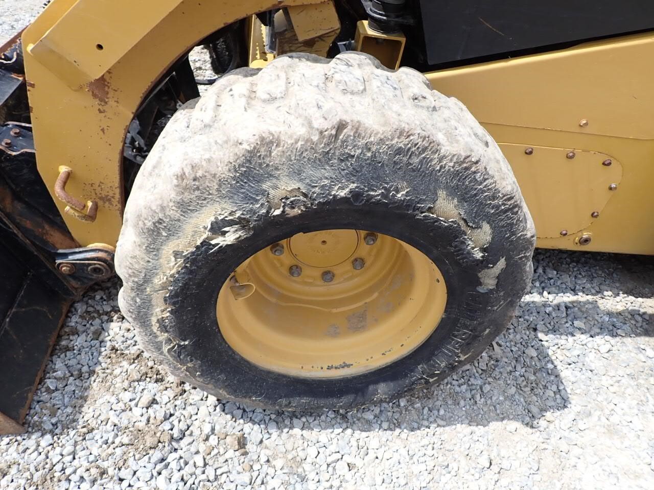 2019 Caterpillar 272D2 Skid Steer