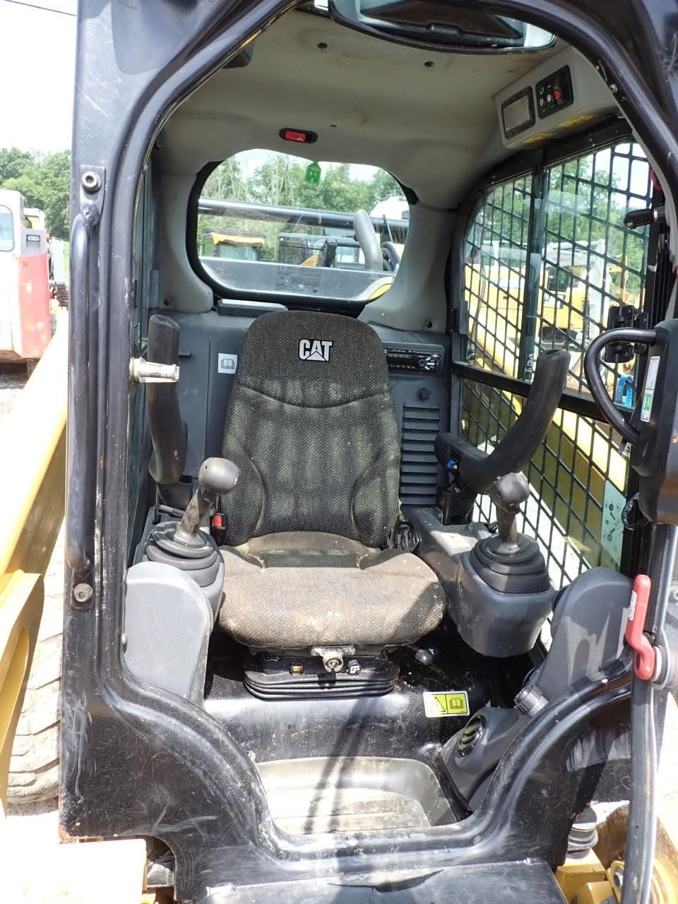 2019 Caterpillar 272D2 Skid Steer