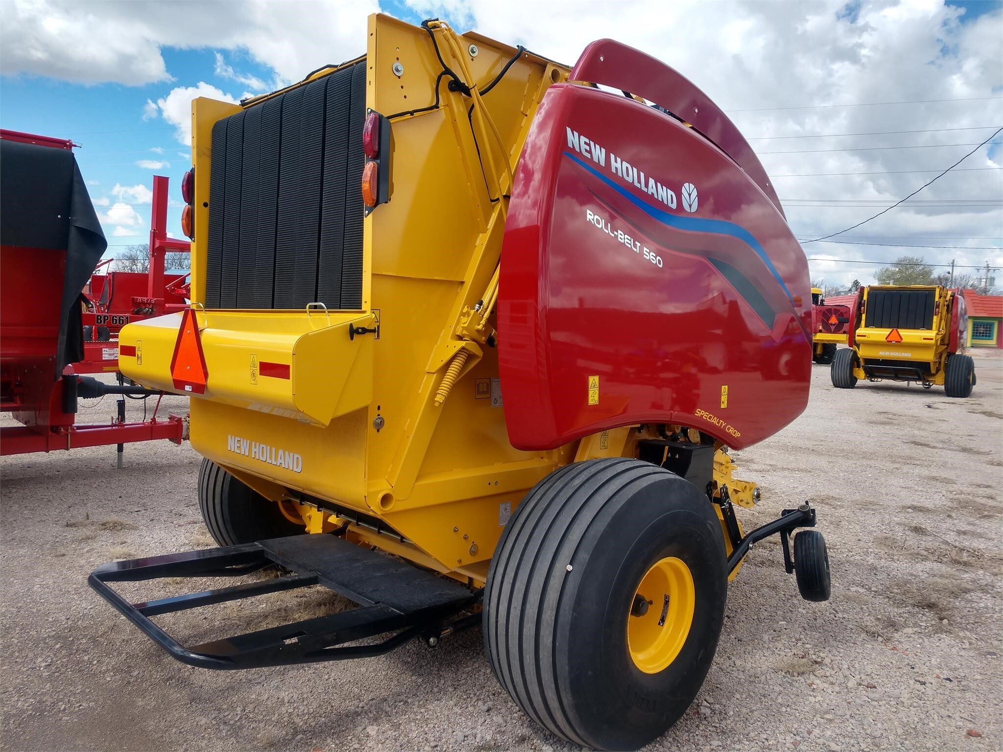 2024 New Holland Roll-Belt 560 Round Baler