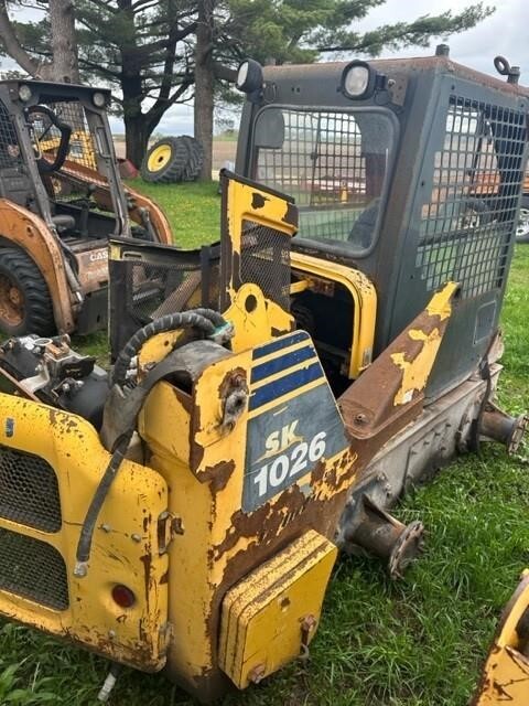  Komatsu SK1026 Skid Steer