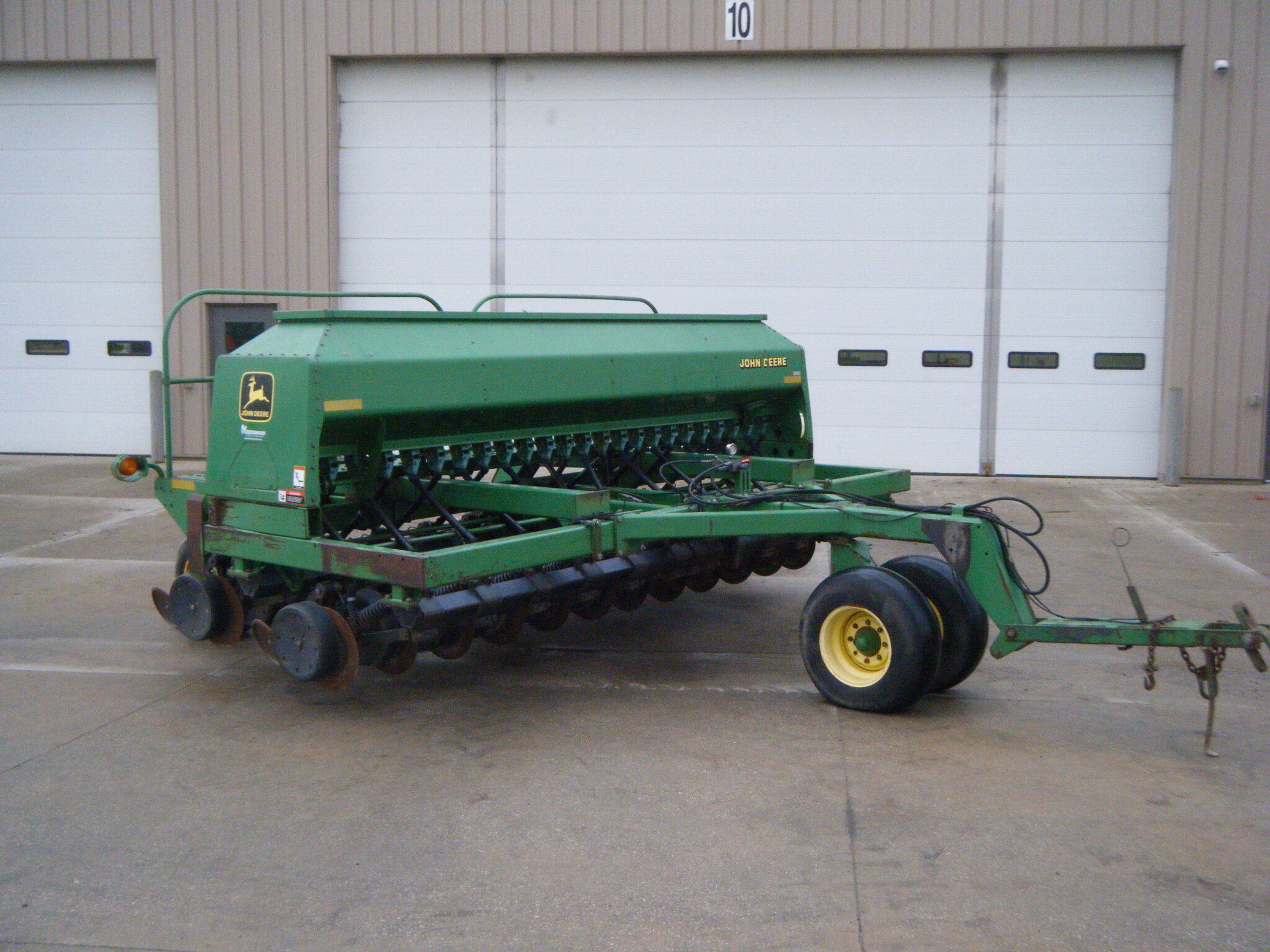 2001 John Deere 1560 Drill