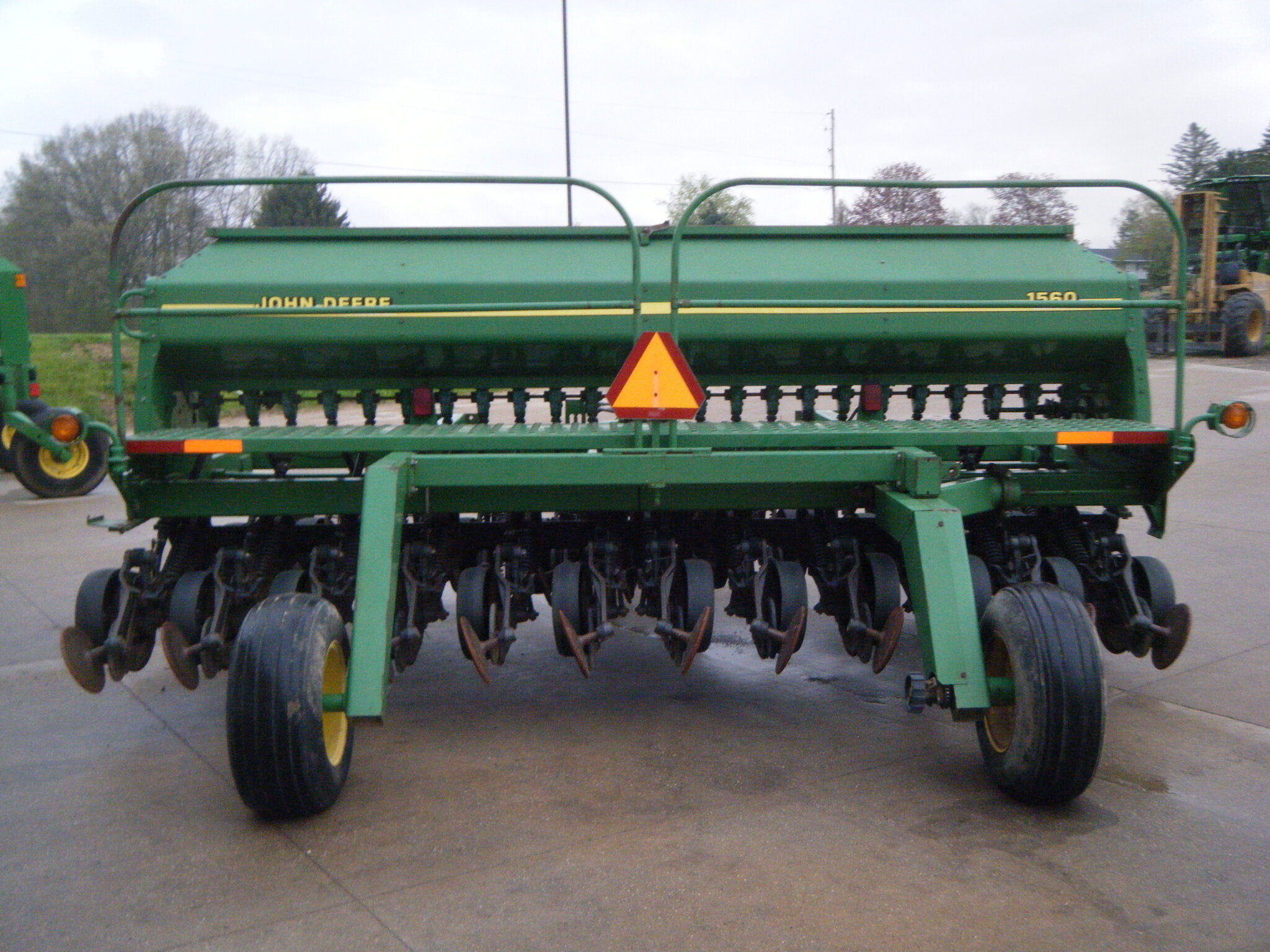 2001 John Deere 1560 Drill