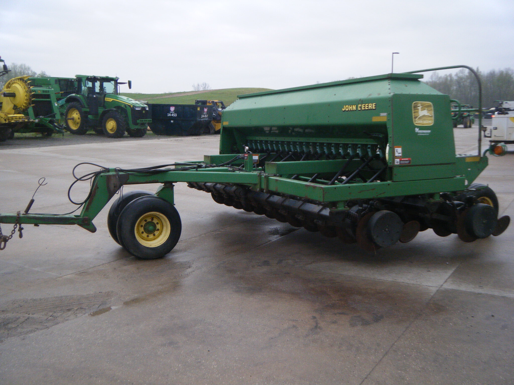 2001 John Deere 1560 Drill