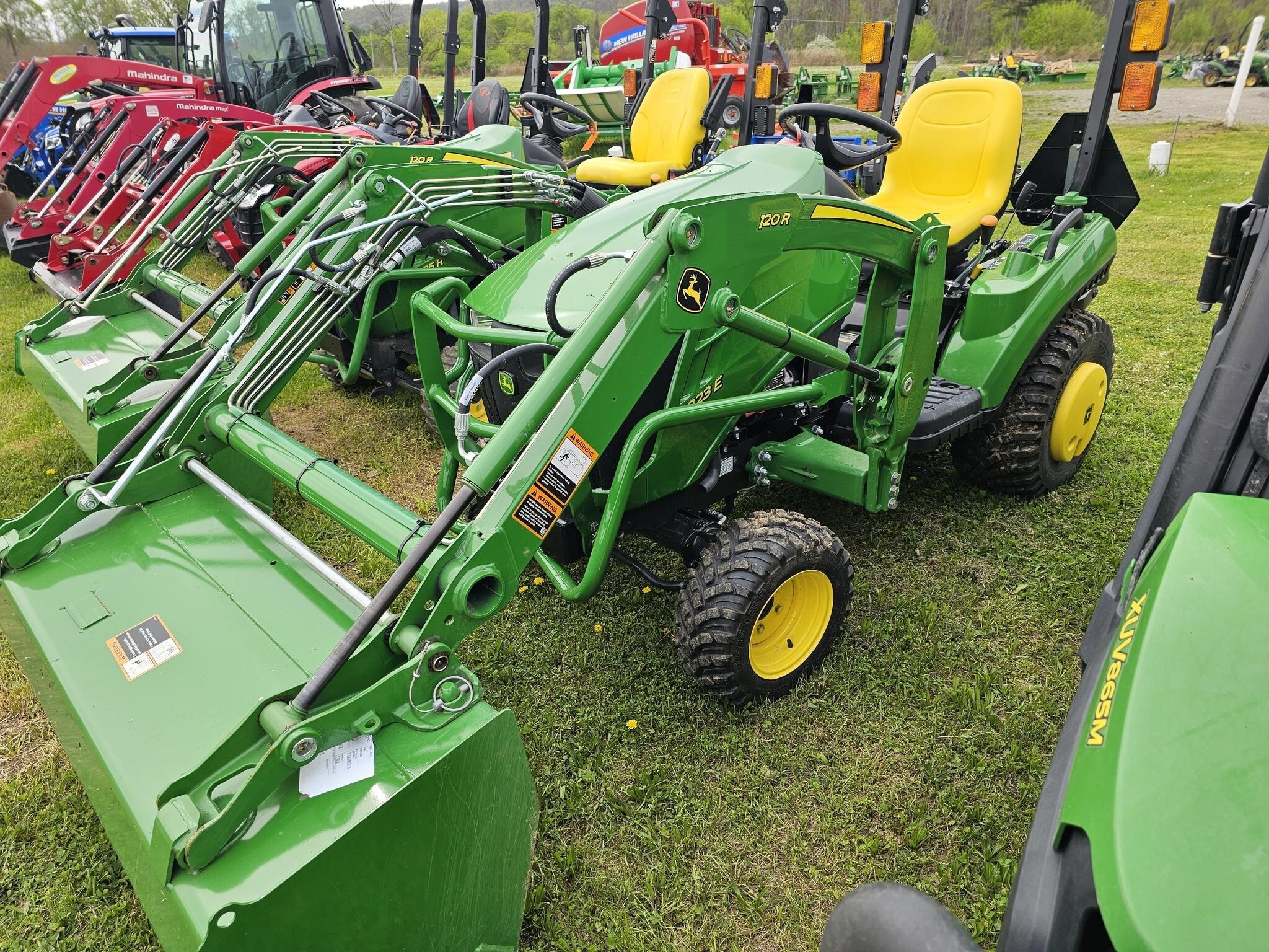 2022 John Deere 1023E Tractor 15,500 Machinery Pete