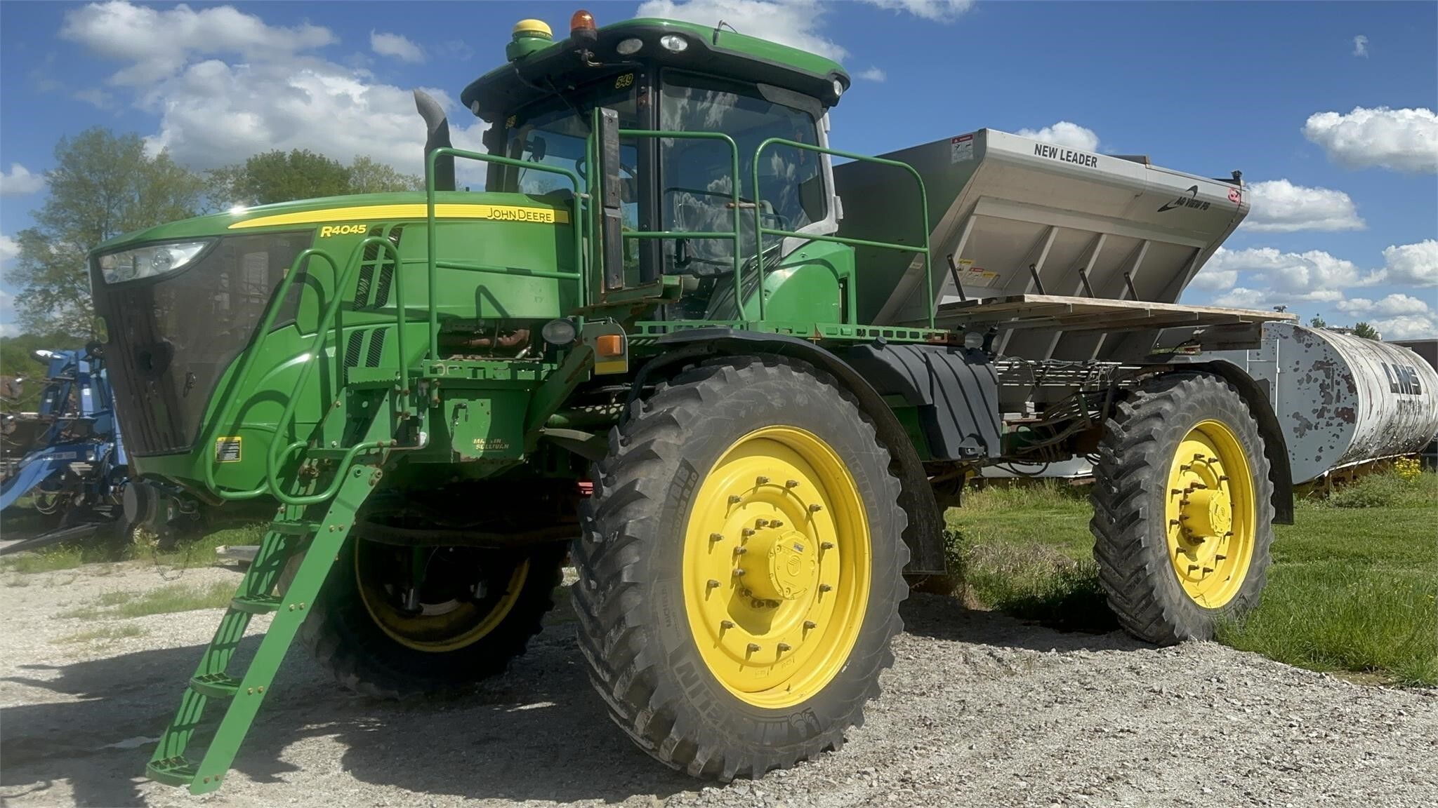 2016 John Deere R4045 Self-Propelled Sprayer