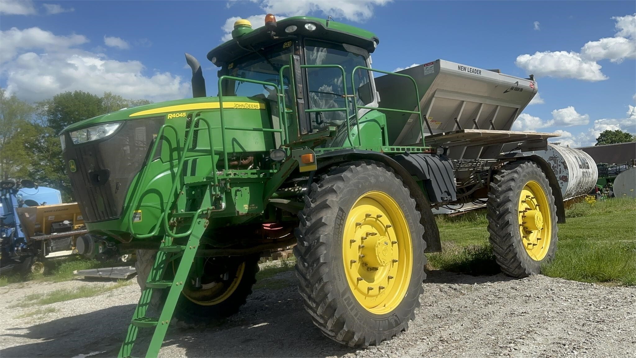 2016 John Deere R4045 Self-Propelled Sprayer