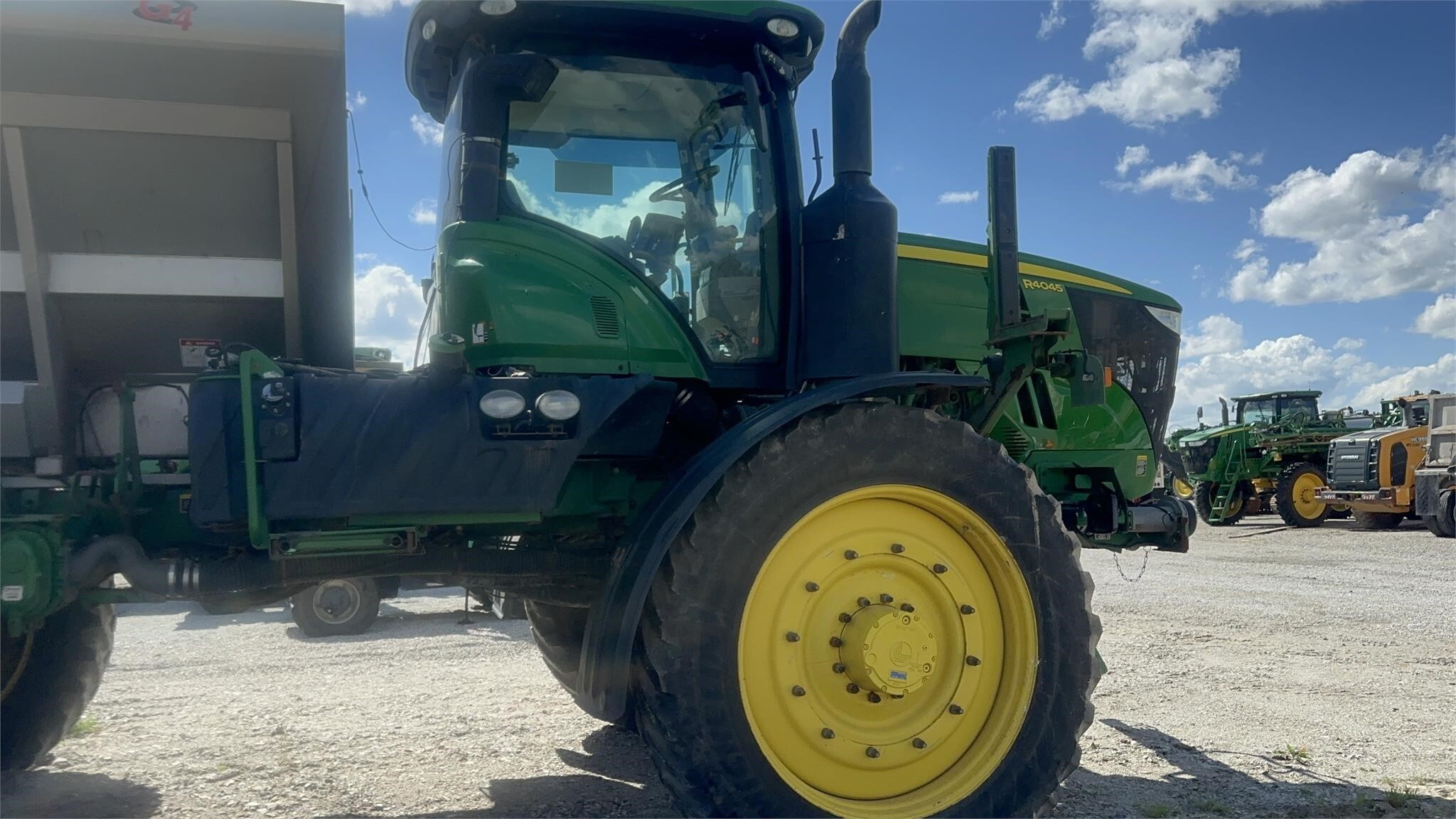 2016 John Deere R4045 Self-Propelled Sprayer