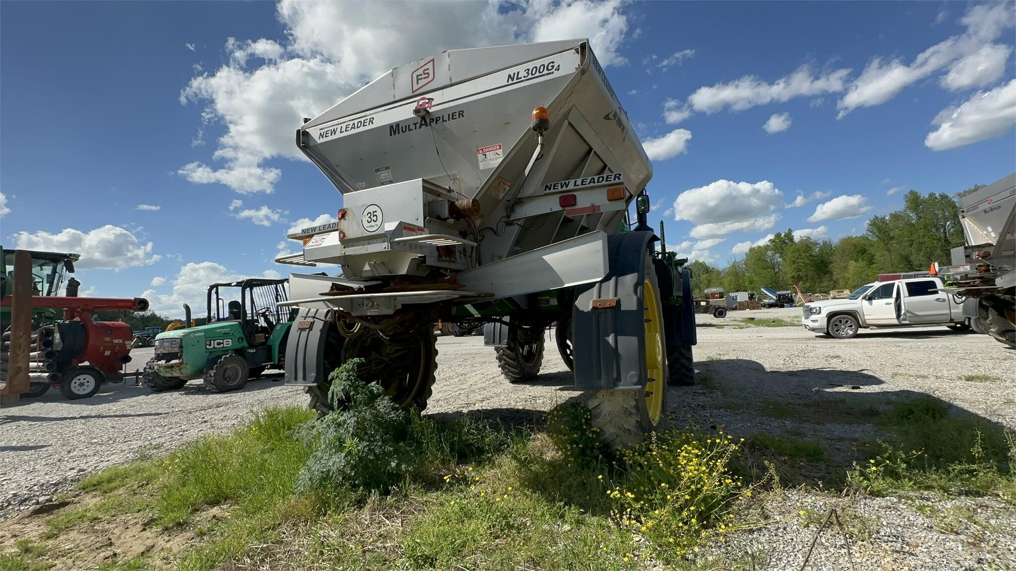 2016 John Deere R4045 Self-Propelled Sprayer