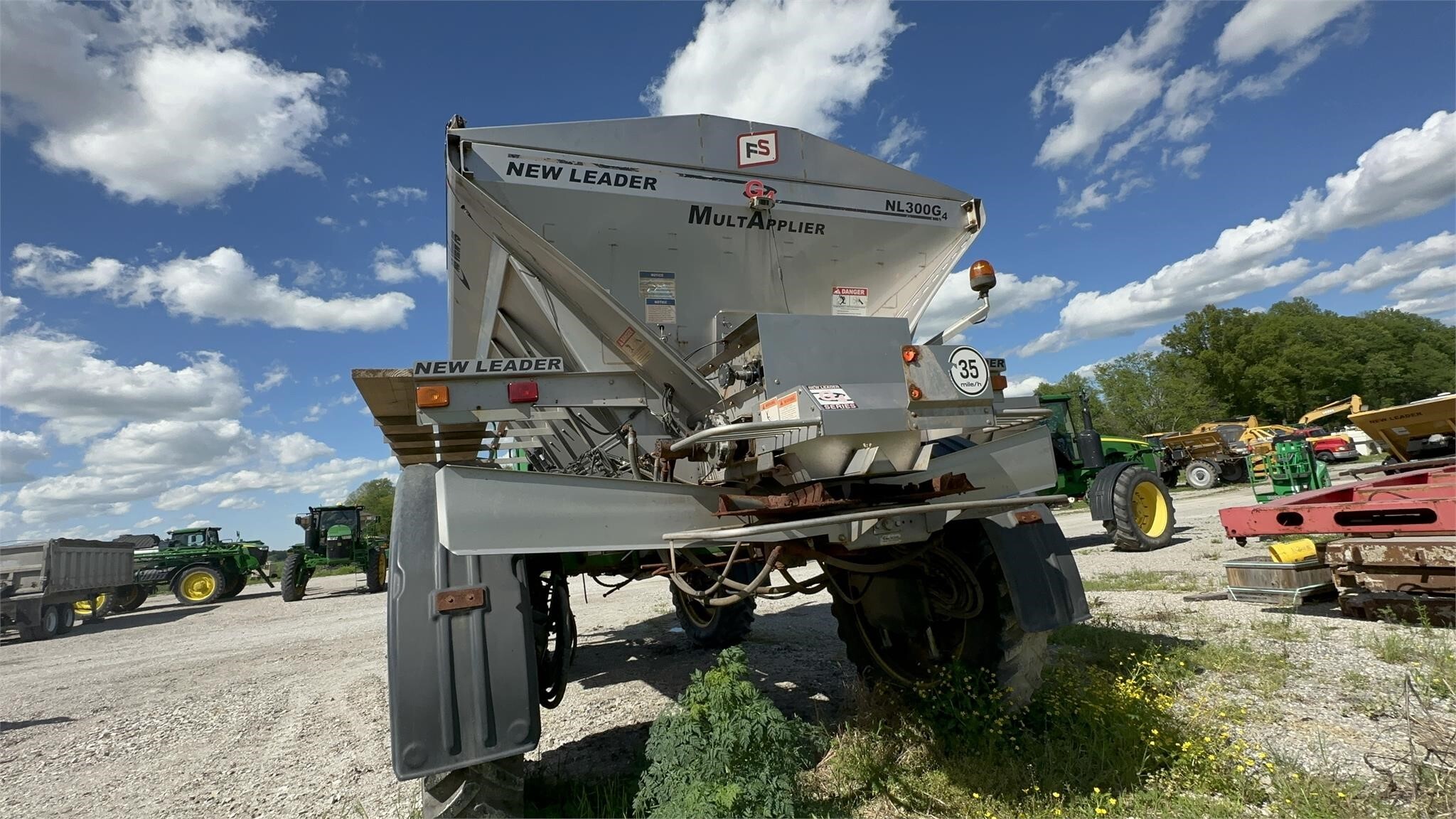 2016 John Deere R4045 Self-Propelled Sprayer