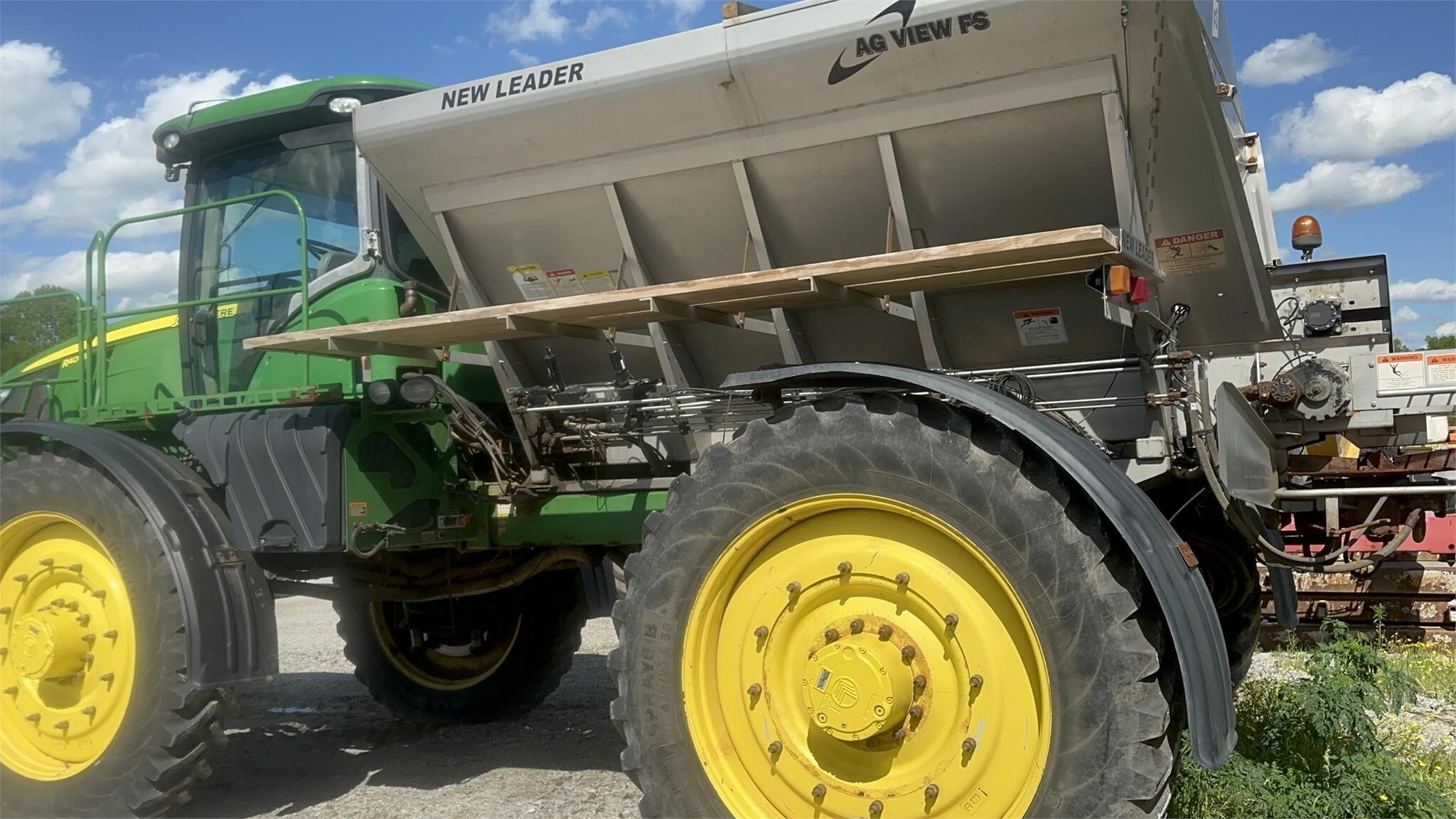 2016 John Deere R4045 Self-Propelled Sprayer