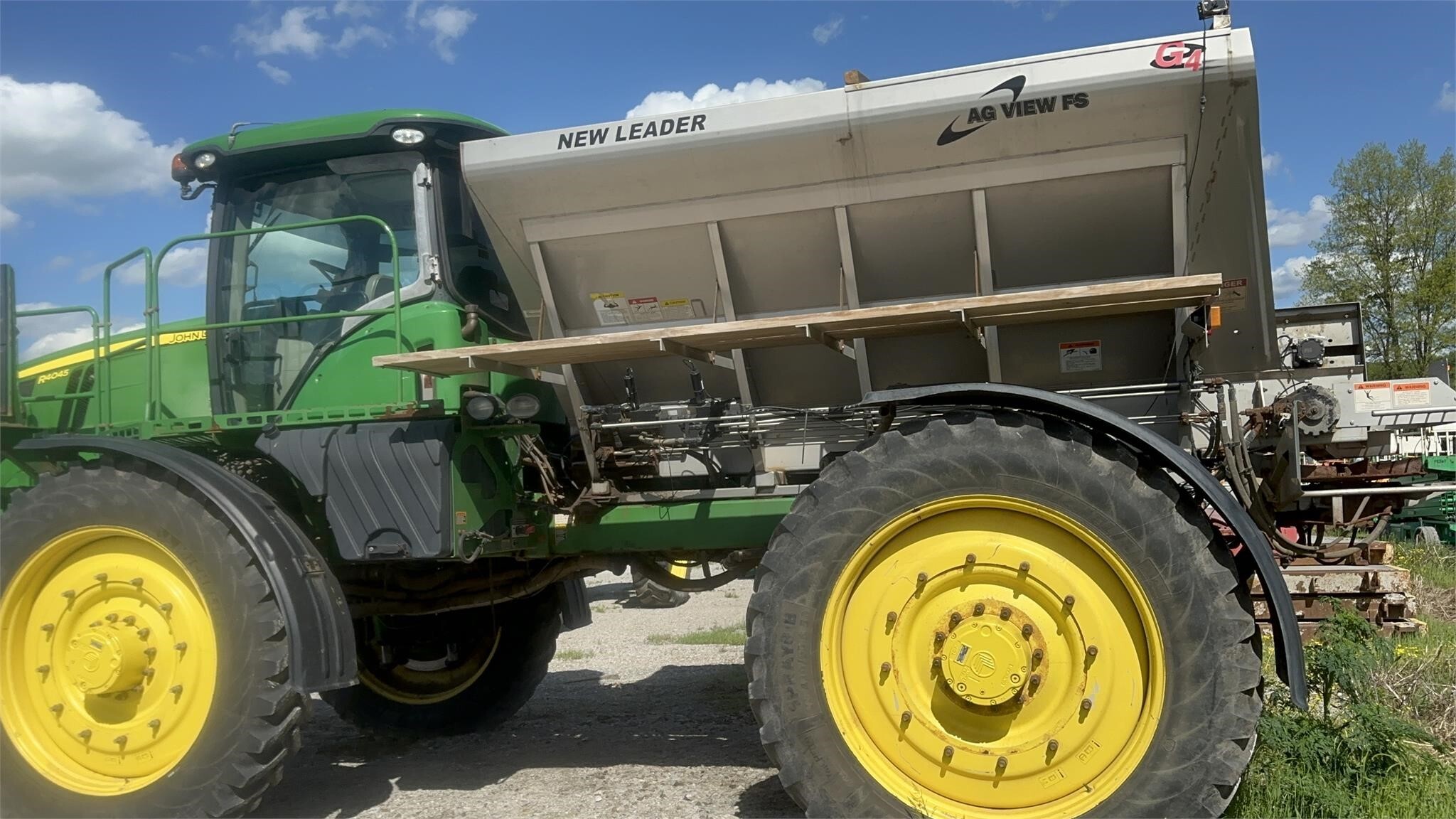 2016 John Deere R4045 Self-Propelled Sprayer