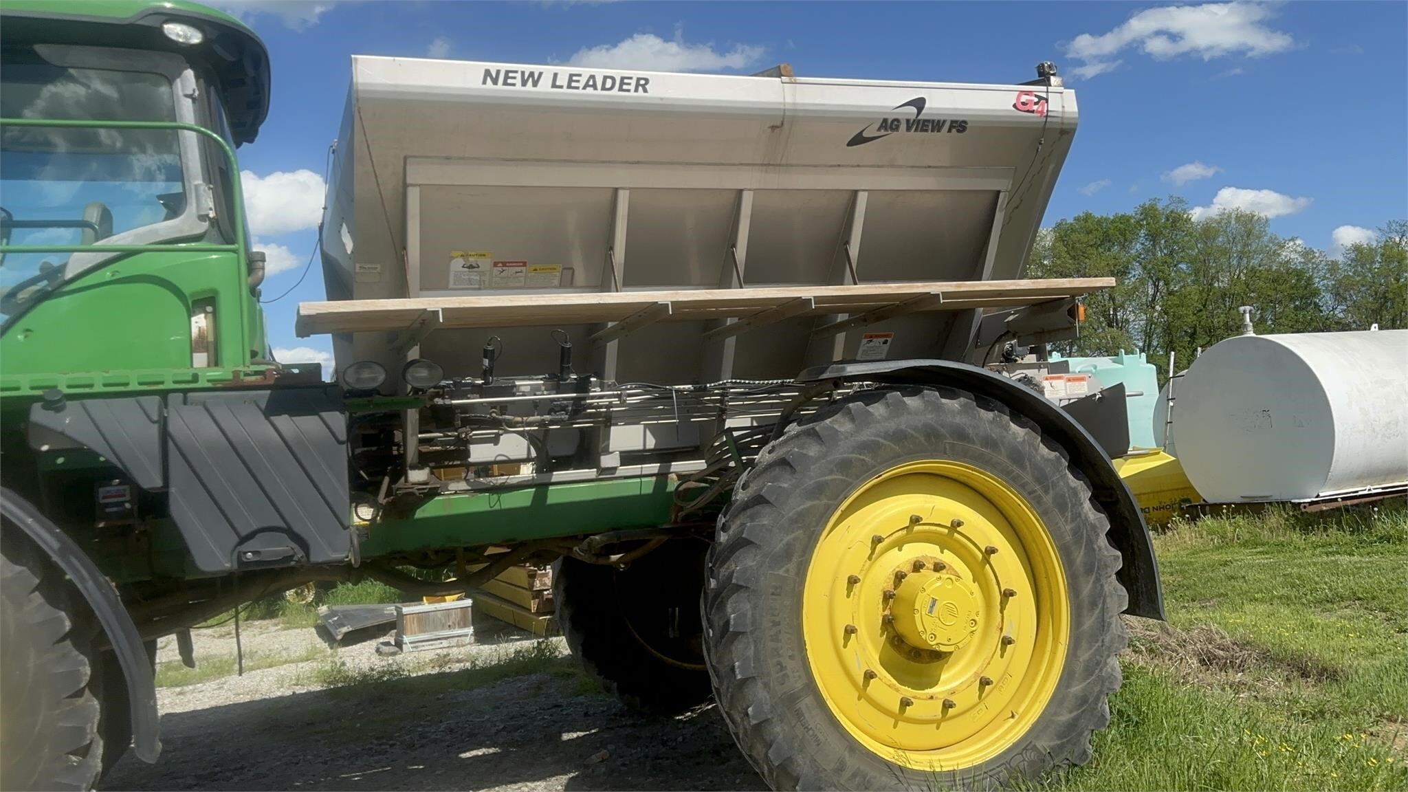 2016 John Deere R4045 Self-Propelled Sprayer